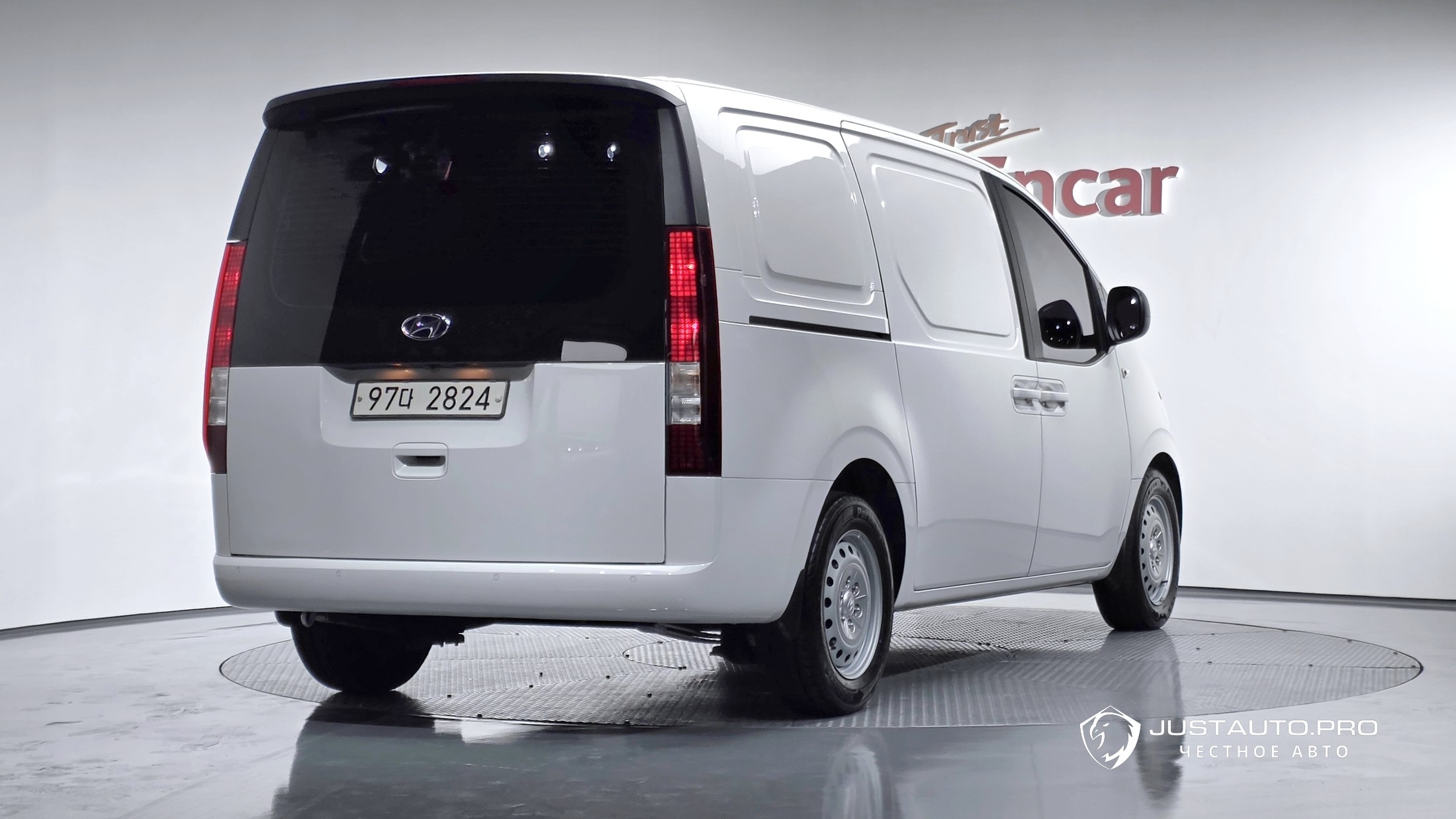 Автомобиль Hyundai Staria