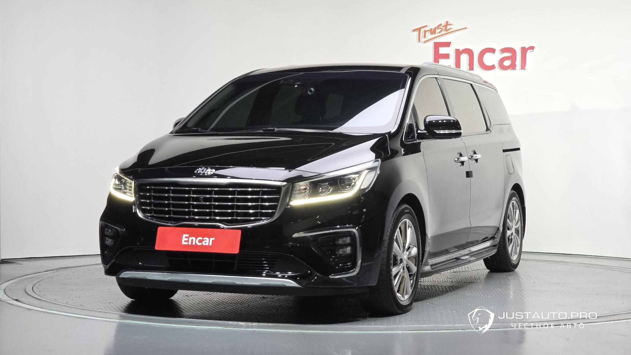 Автомобиль Kia Canival