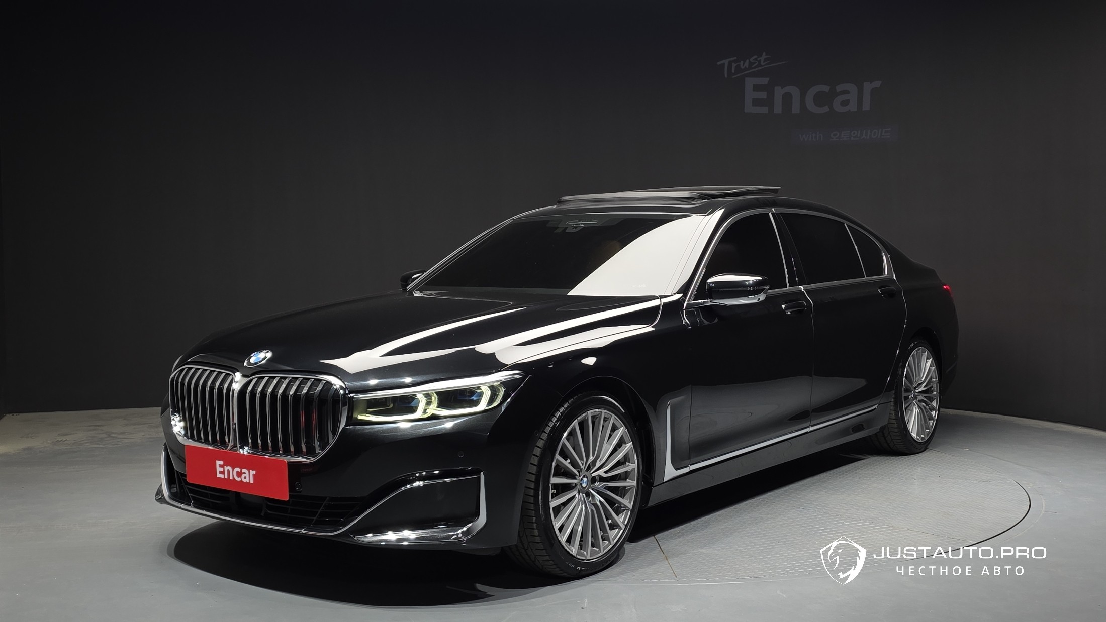 Автомобиль BMW 7-Series