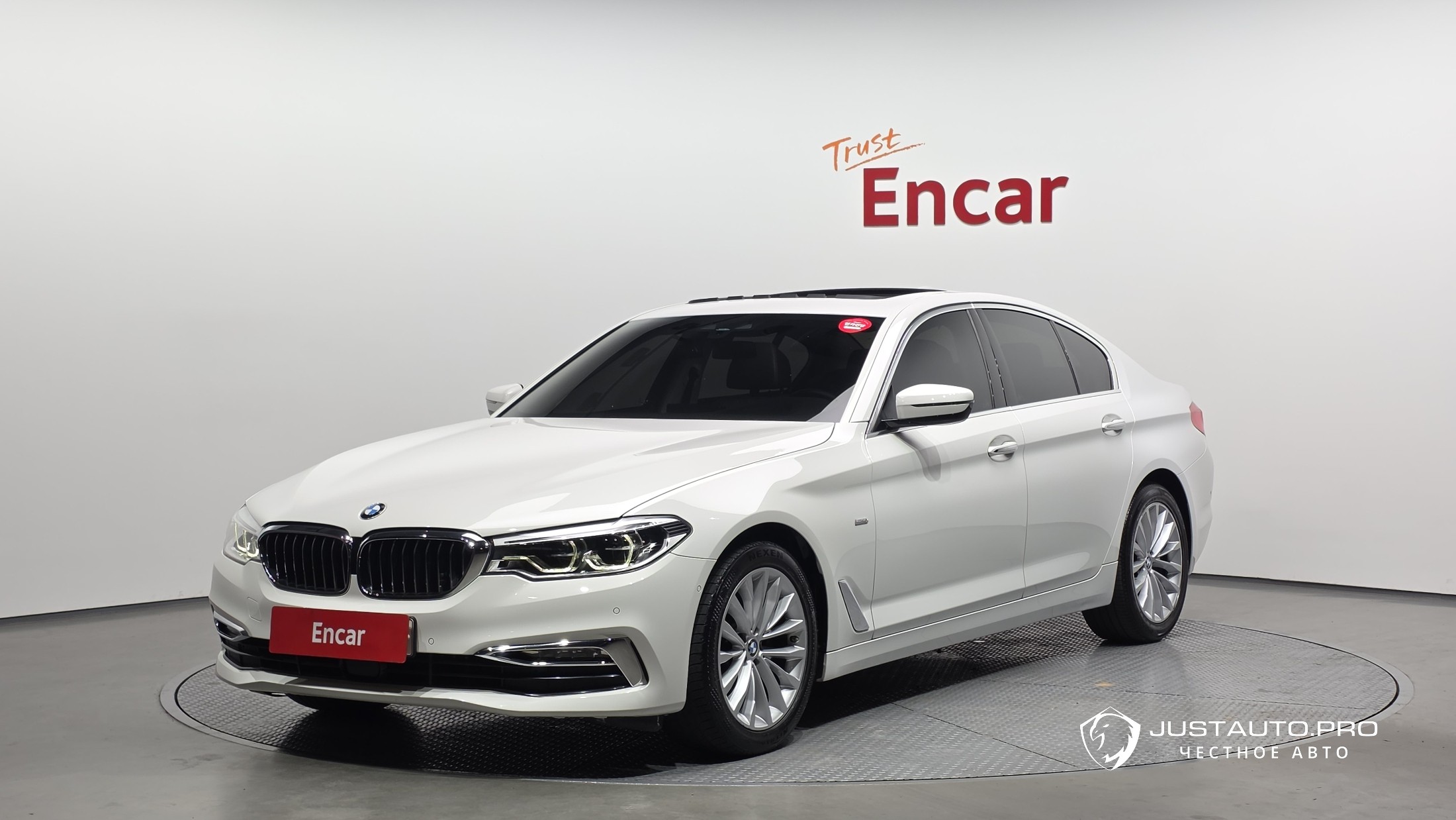Автомобиль BMW 5-Series