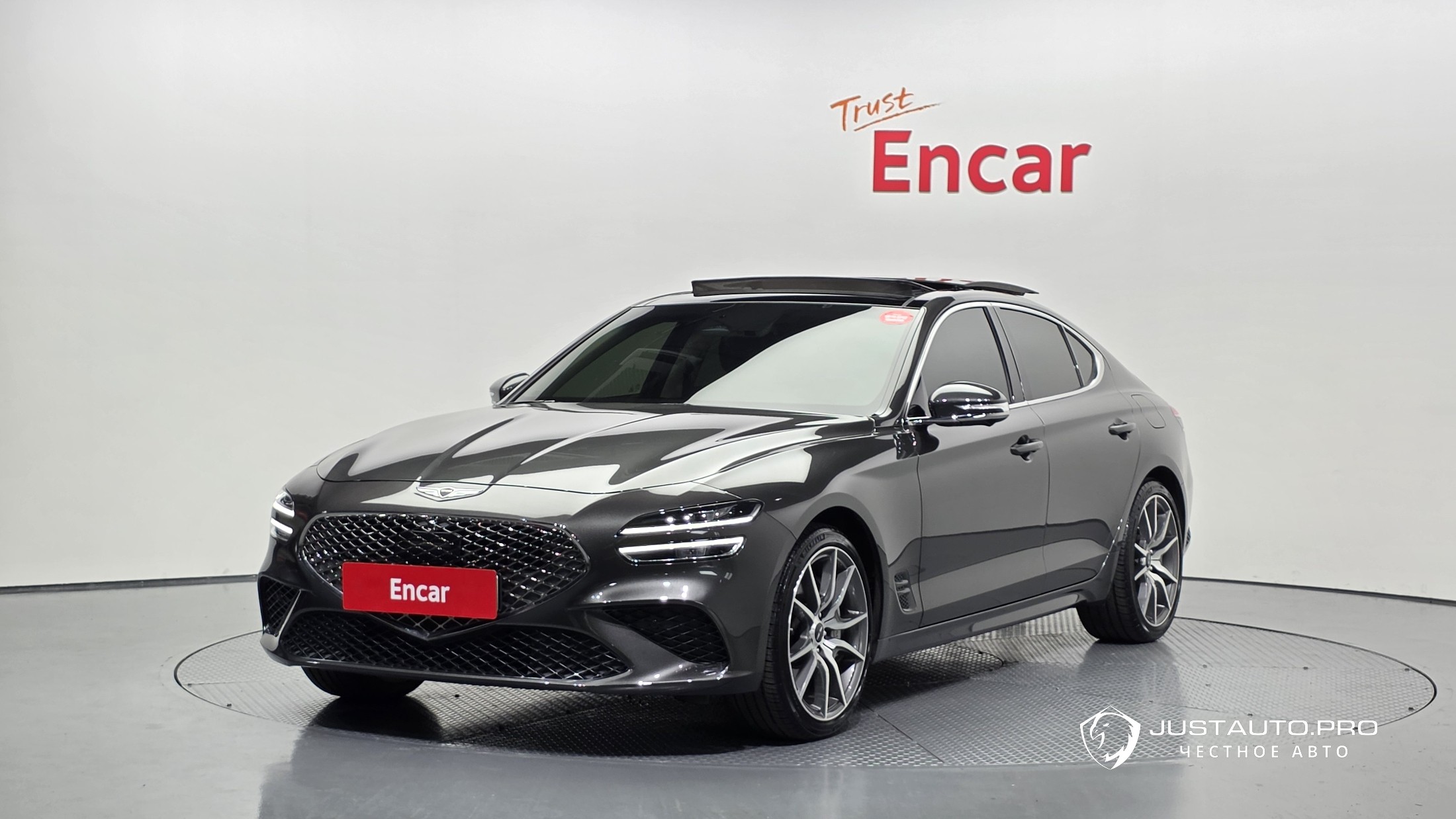 Автомобиль Genesis G70