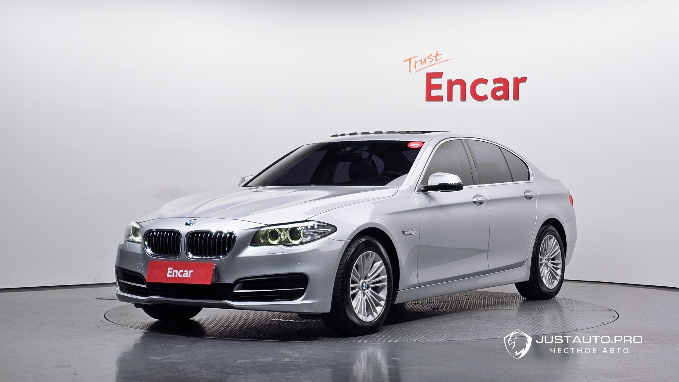 Автомобиль BMW 5-Series