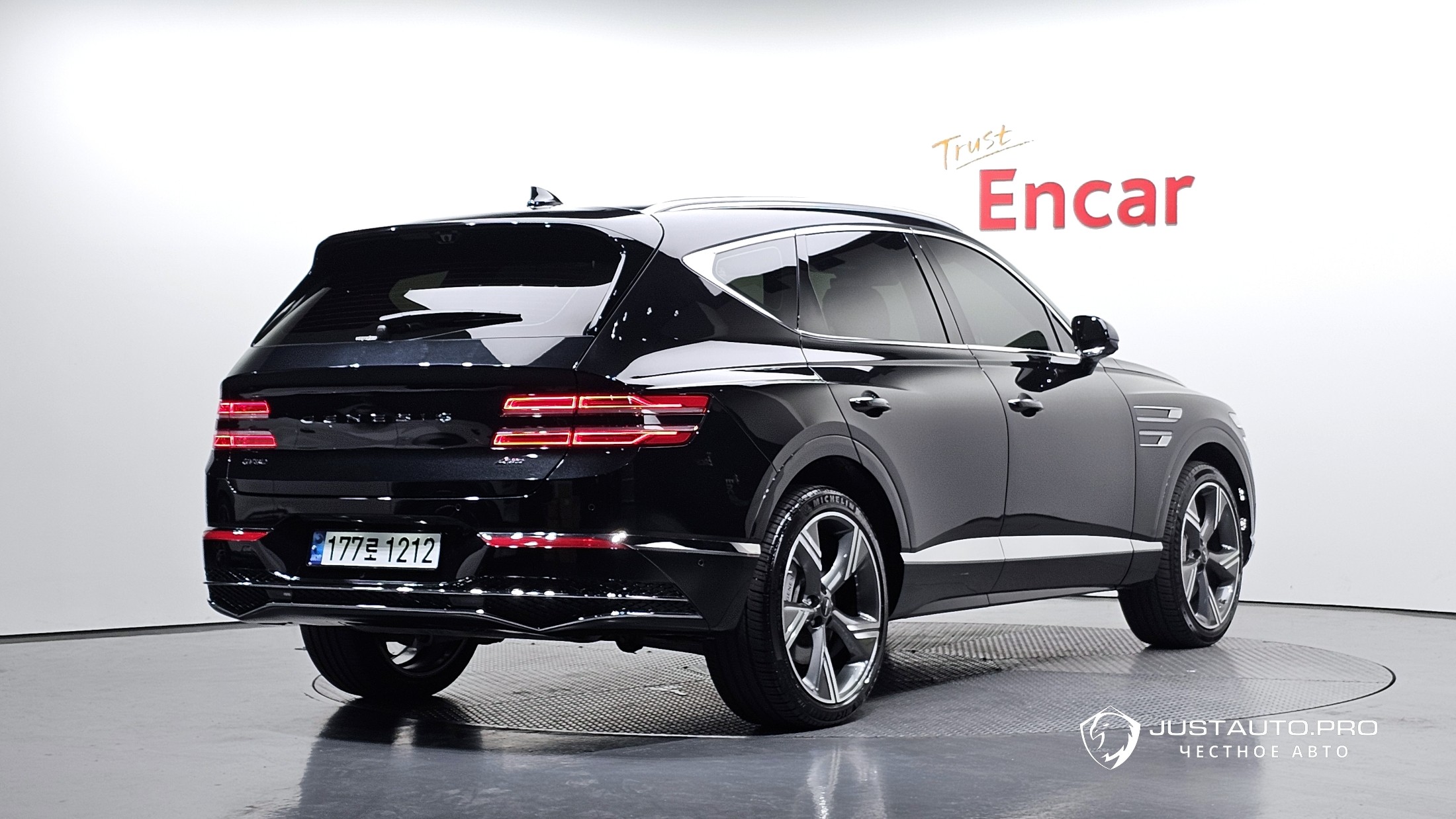 Автомобиль Genesis GV80