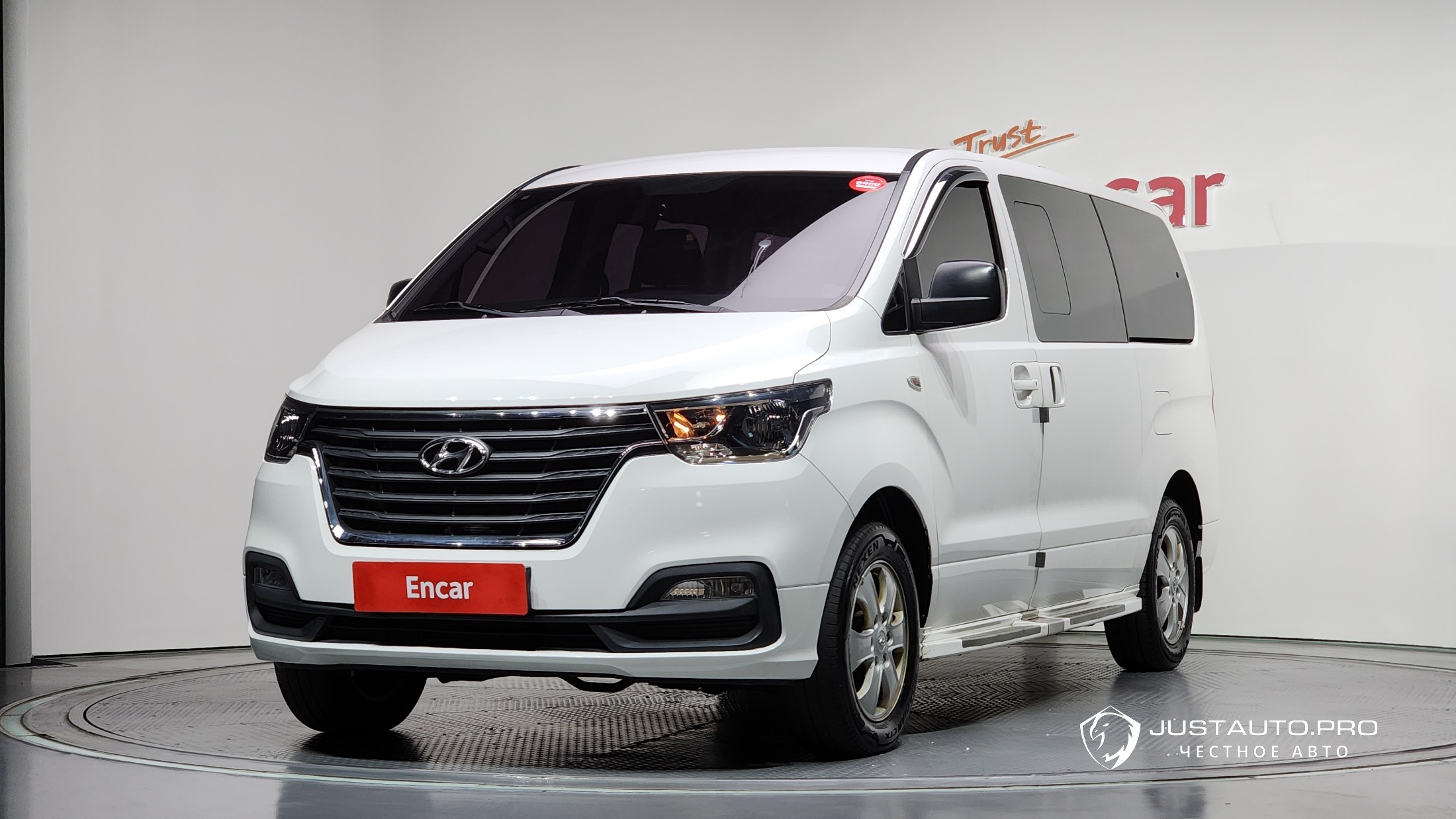 Автомобиль Hyundai Starex