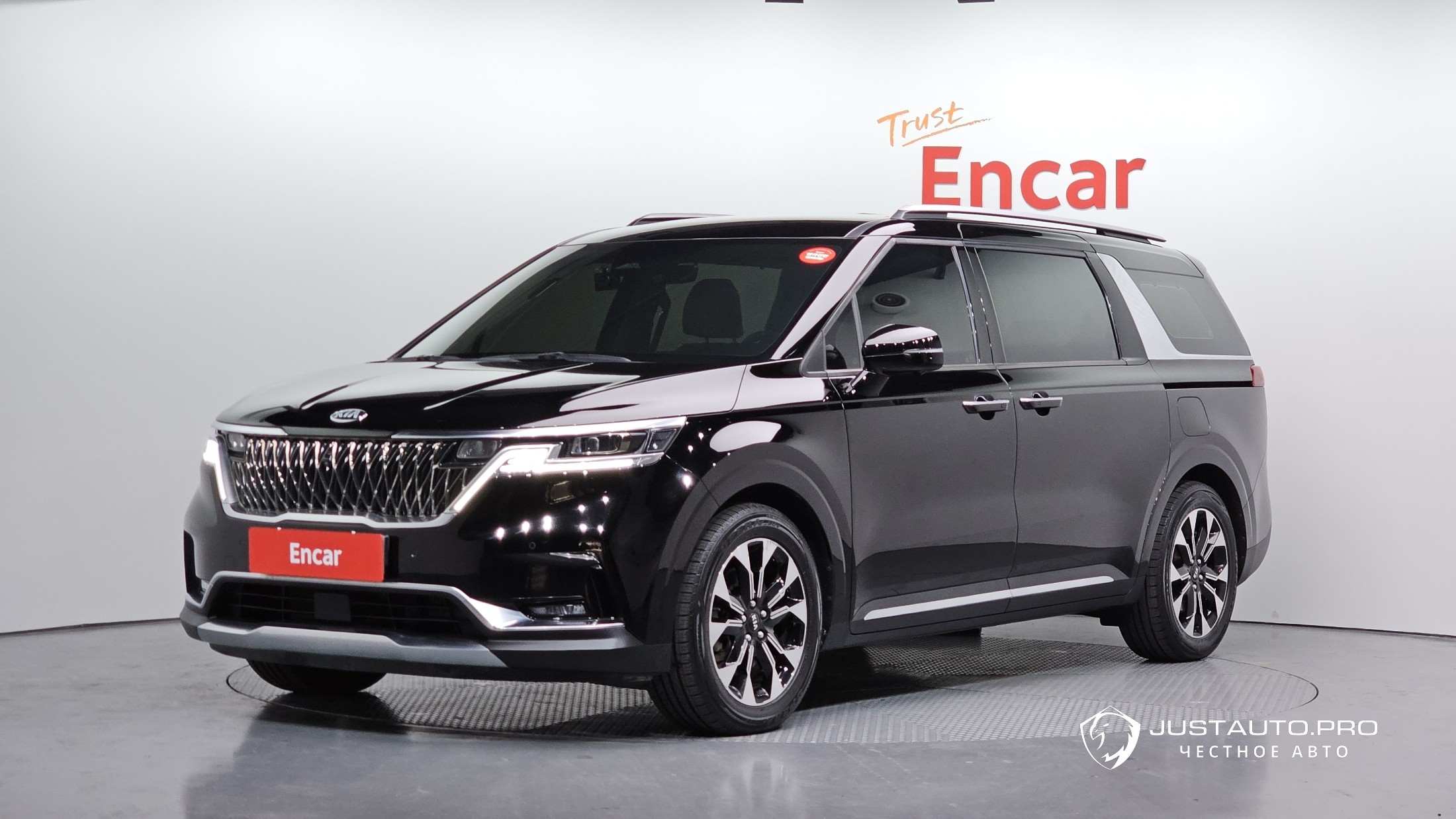 Автомобиль Kia Canival