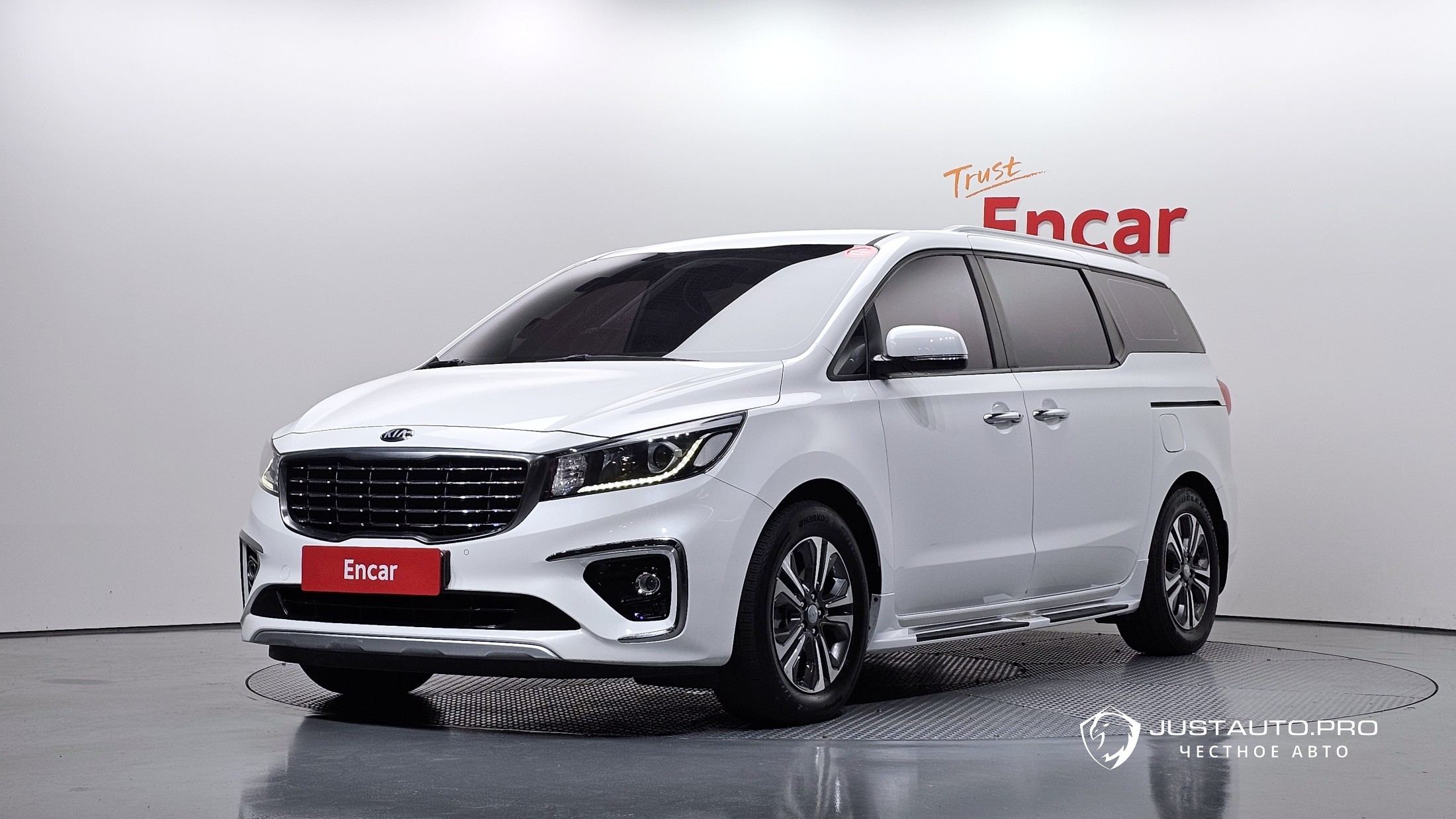 Автомобиль Kia Canival