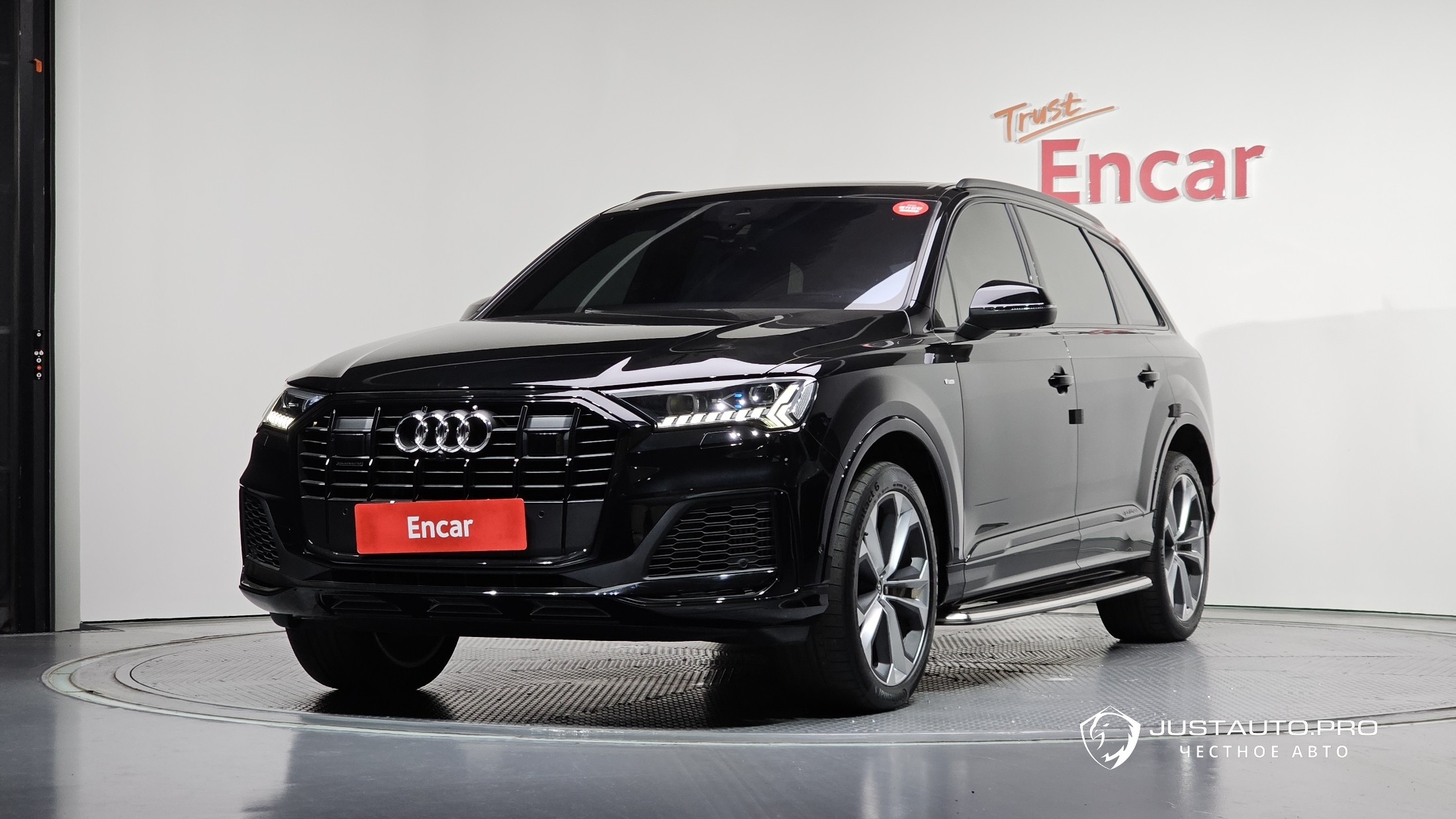Автомобиль Audi Q7