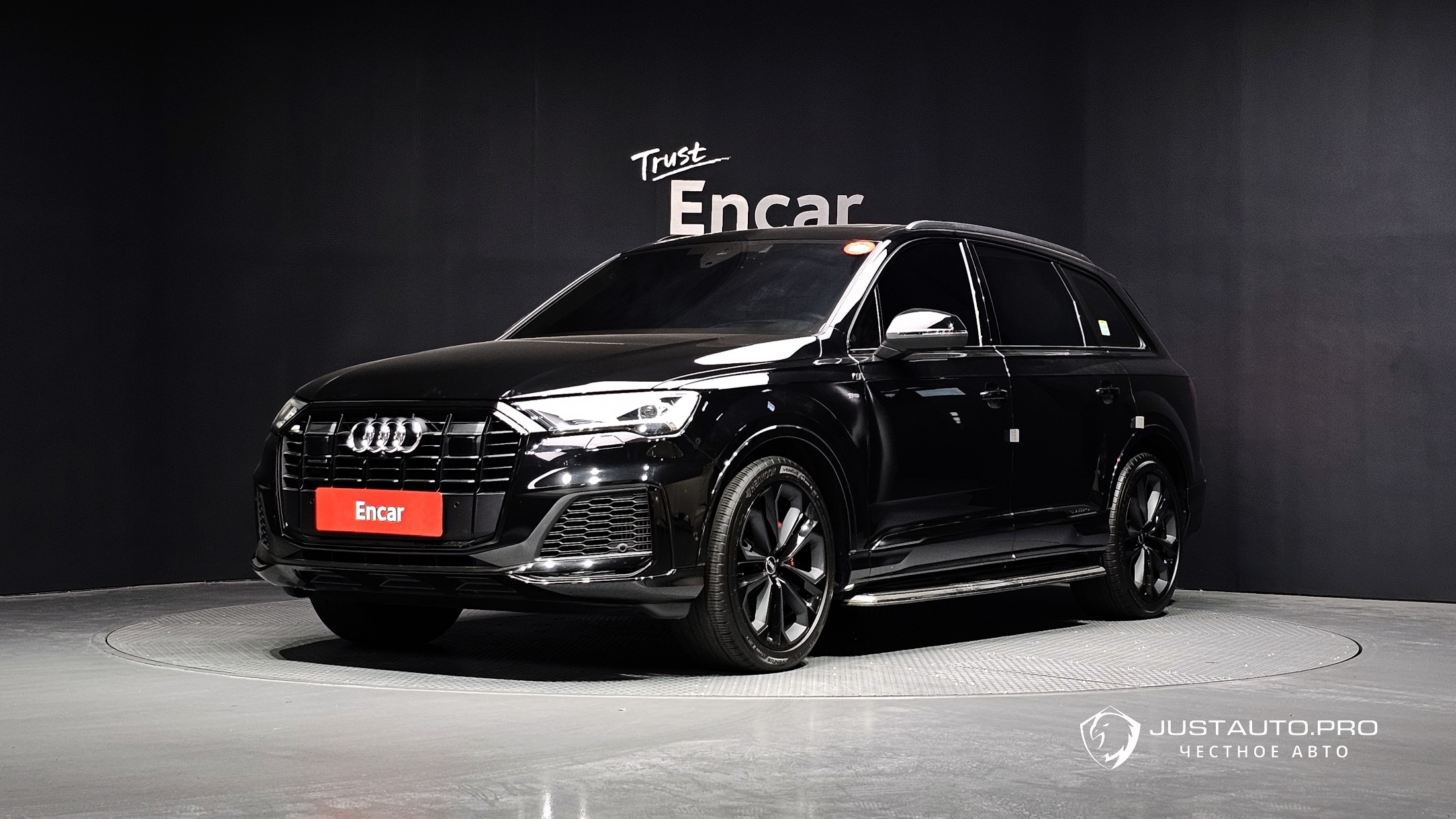 Автомобиль Audi Q7