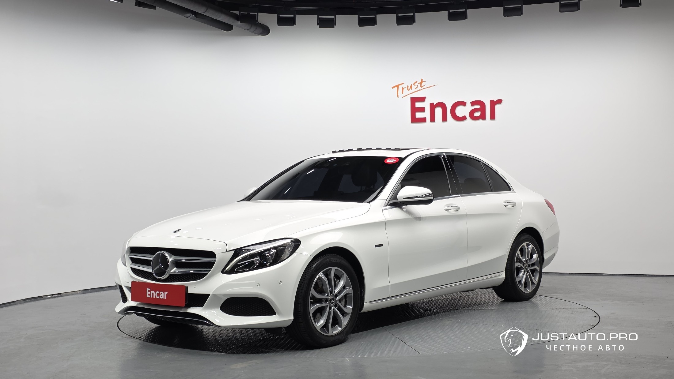 Автомобиль Mercedes-Benz C-Class