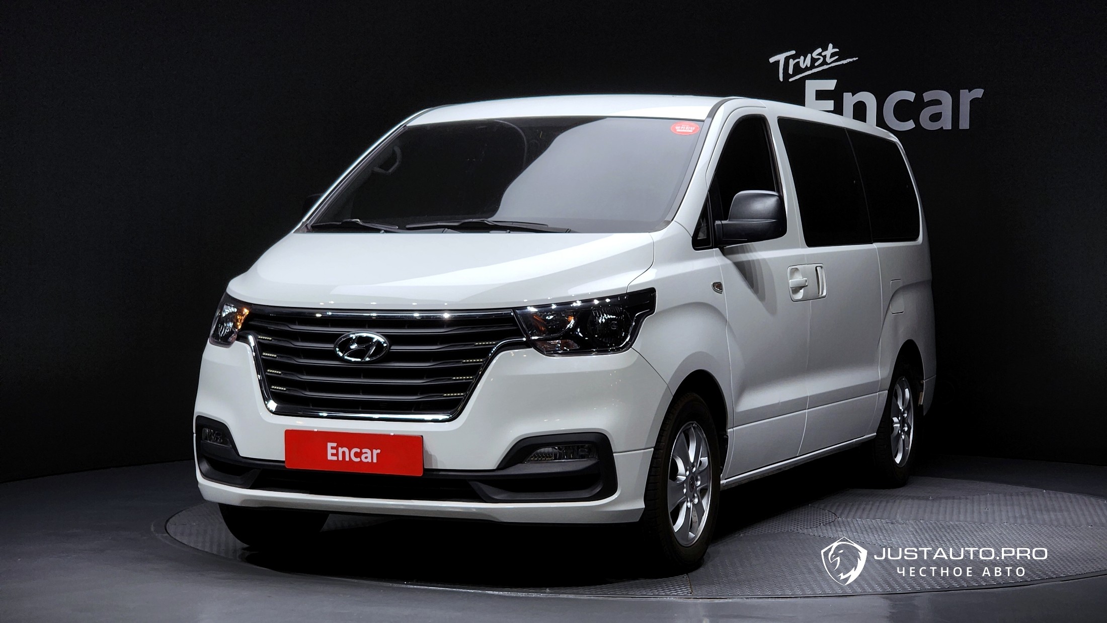 Автомобиль Hyundai Starex