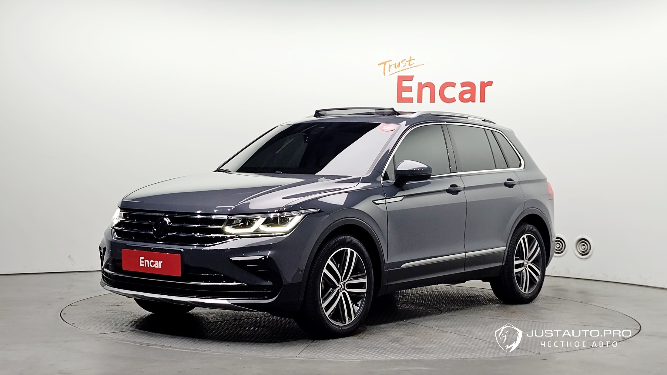 Автомобиль Volkswagen Tiguan