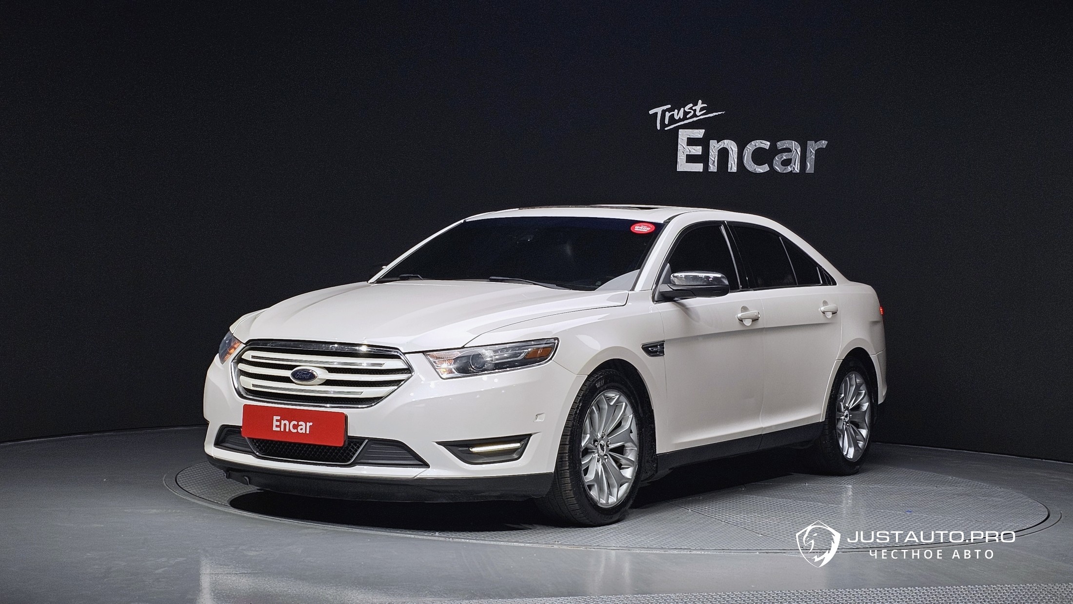 Автомобиль Ford Taurus