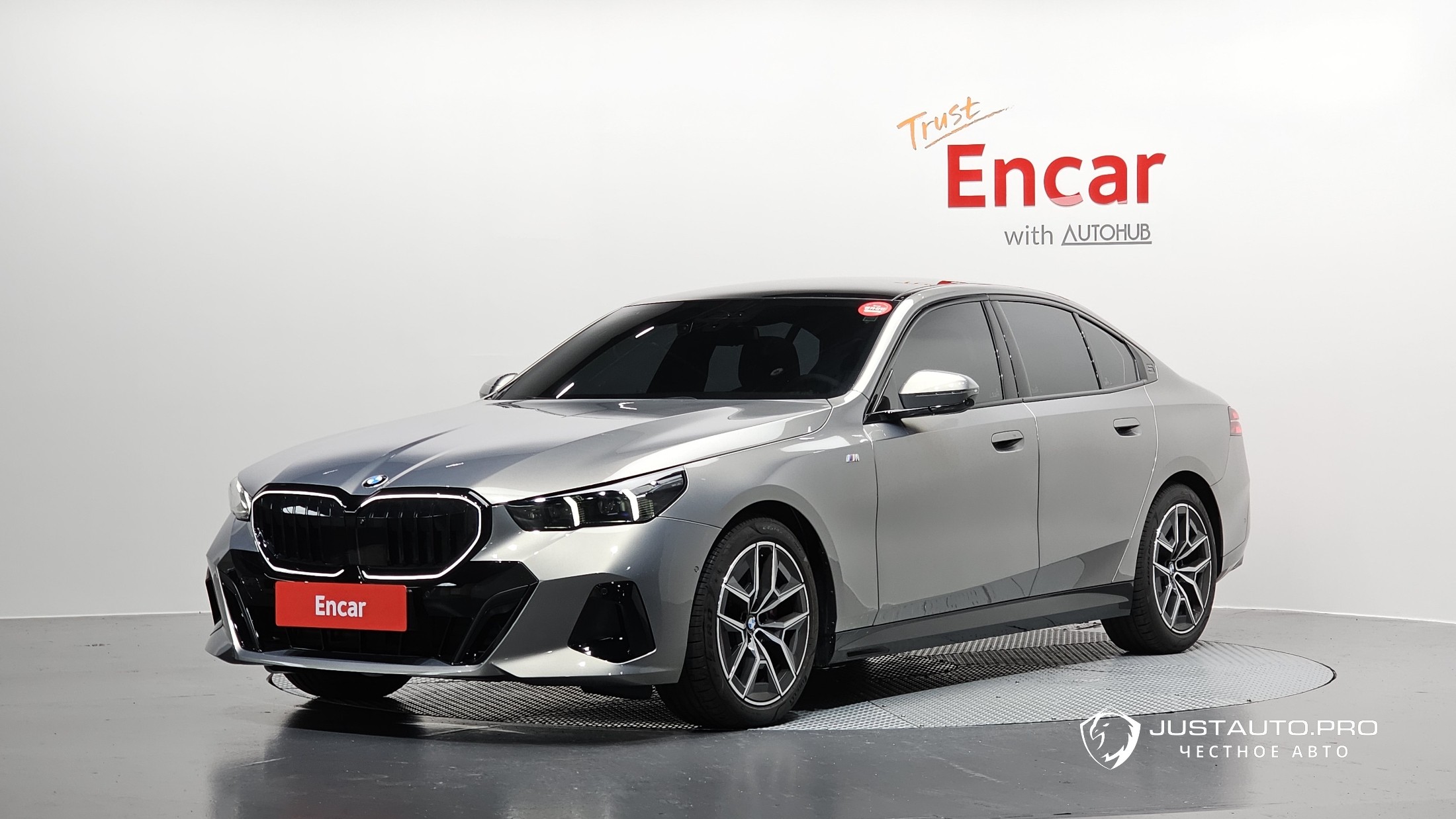 Автомобиль BMW 5-Series