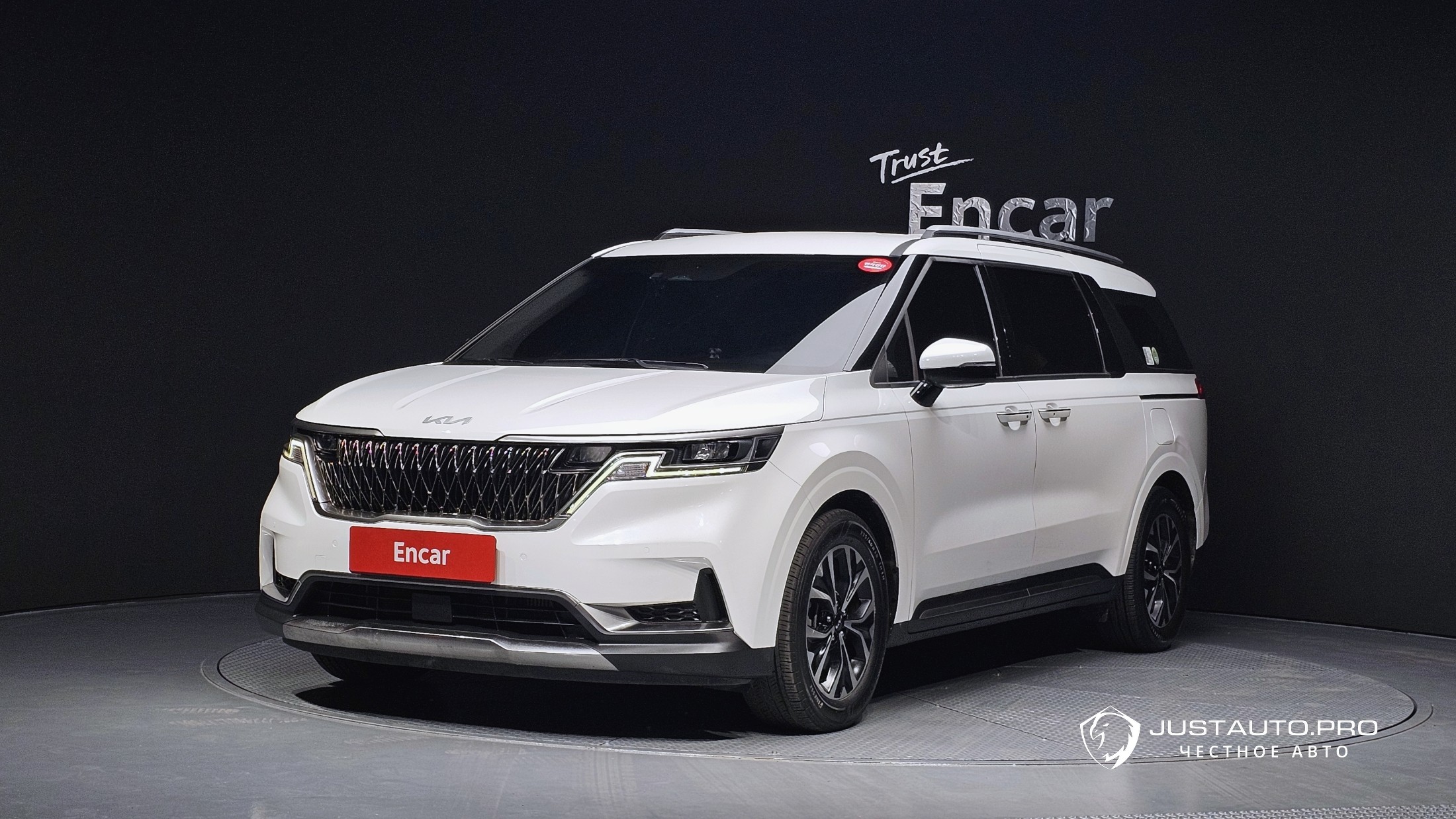 Автомобиль Kia Canival