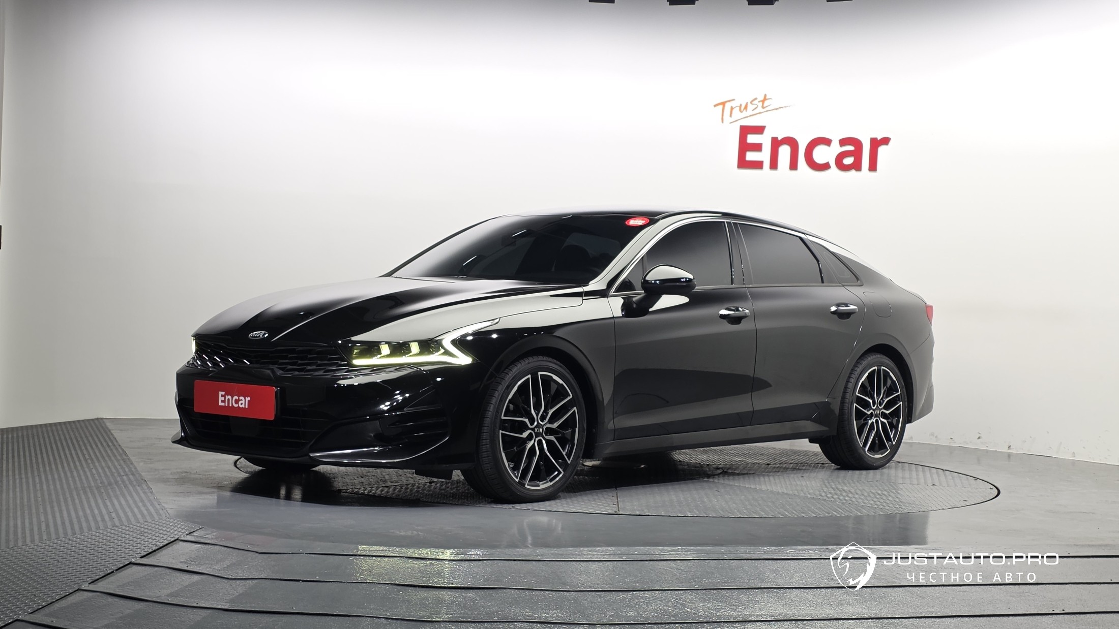 Автомобиль Kia K5