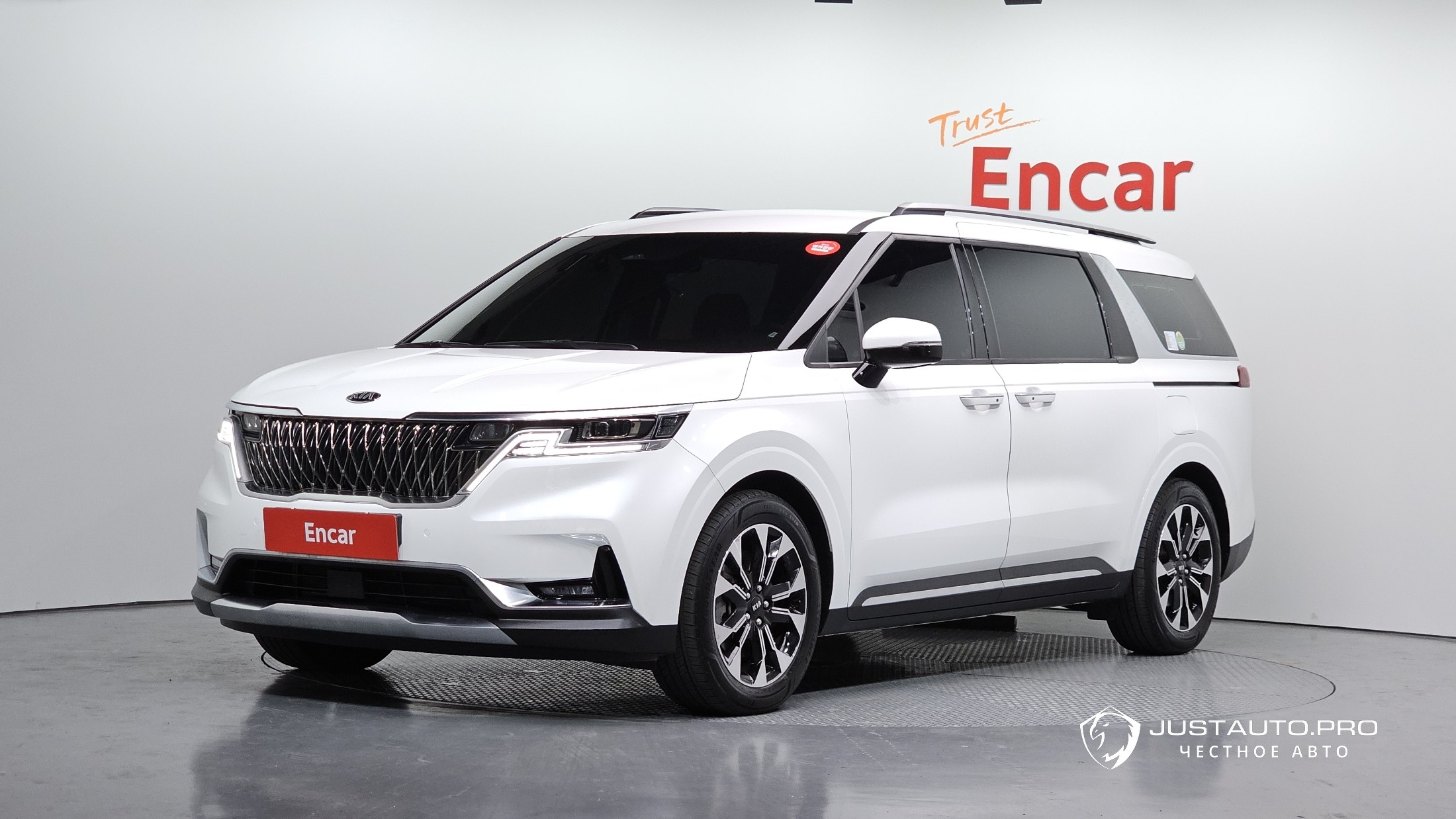 Автомобиль Kia Canival