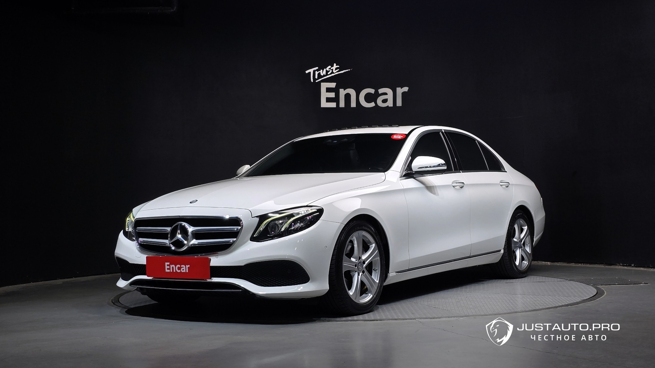 Автомобиль Mercedes-Benz E-Class