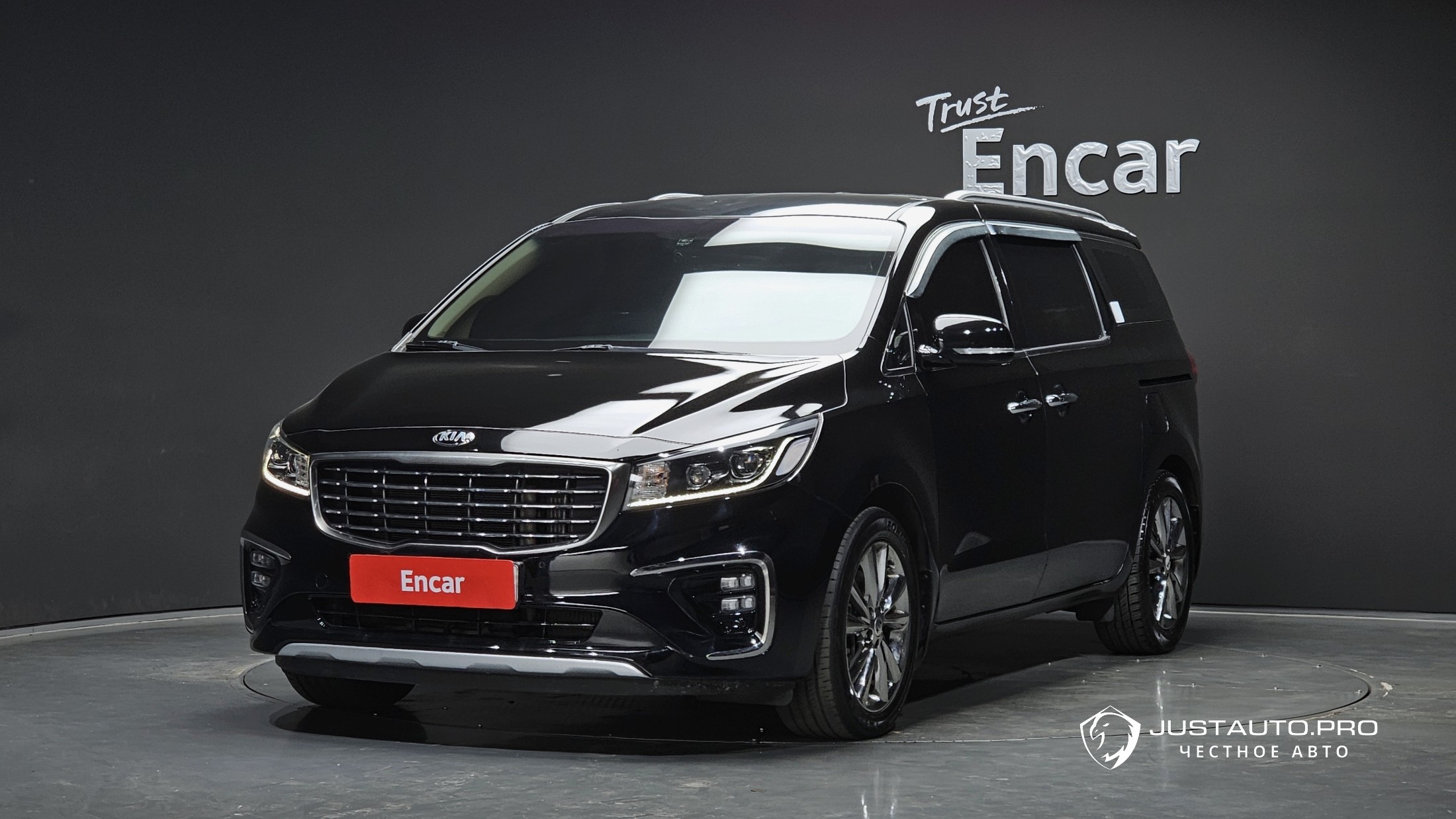 Автомобиль Kia Canival