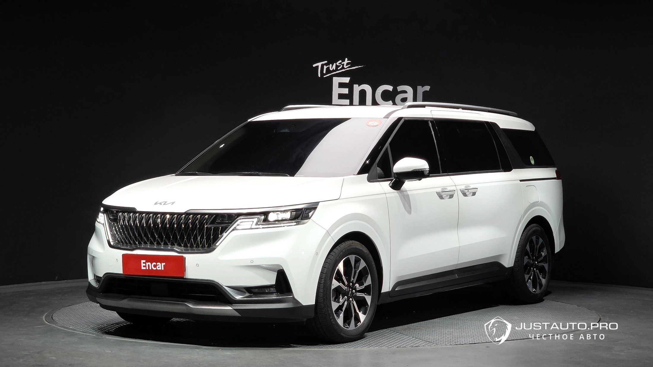 Автомобиль Kia Canival