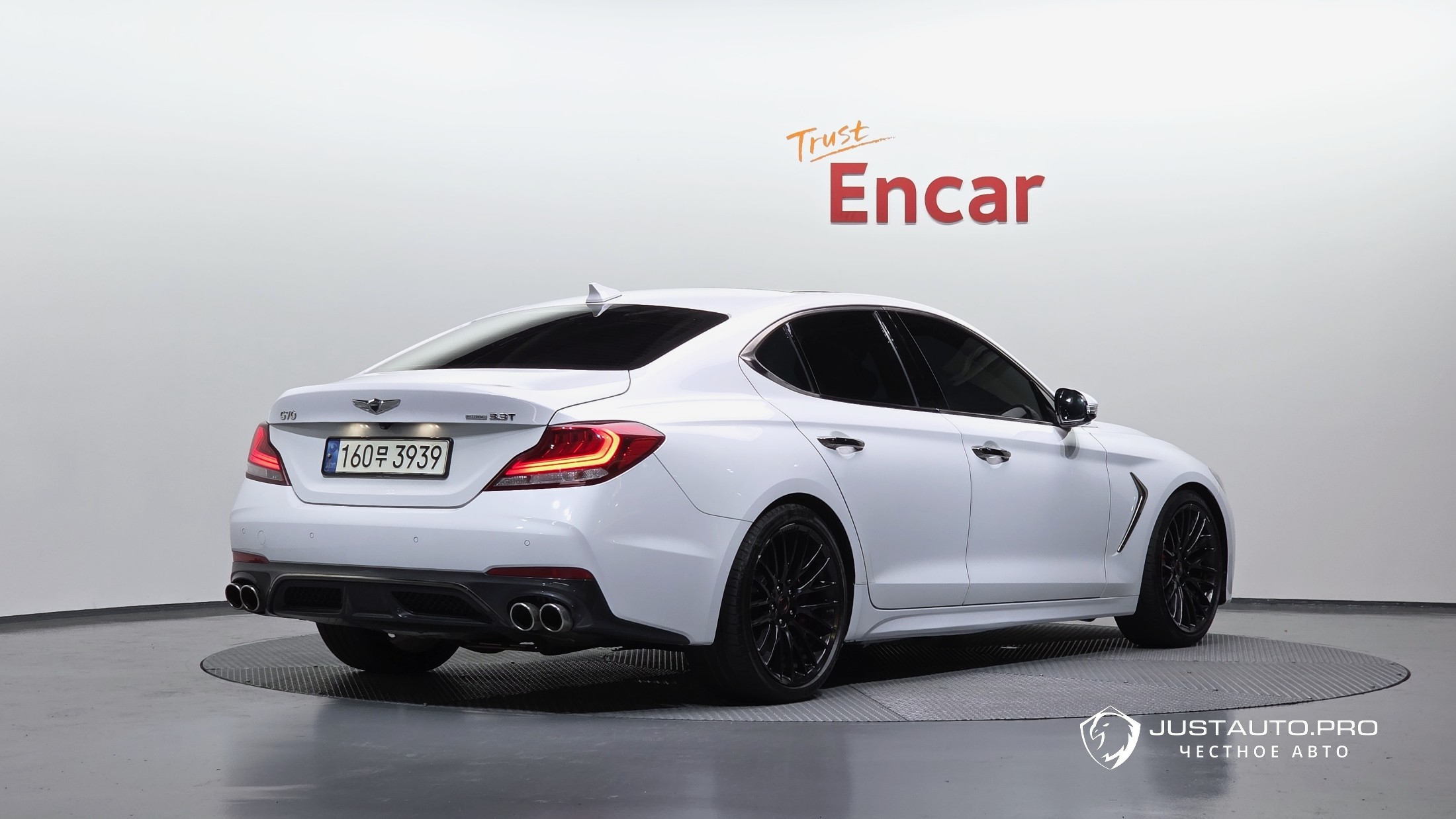 Автомобиль Genesis G70