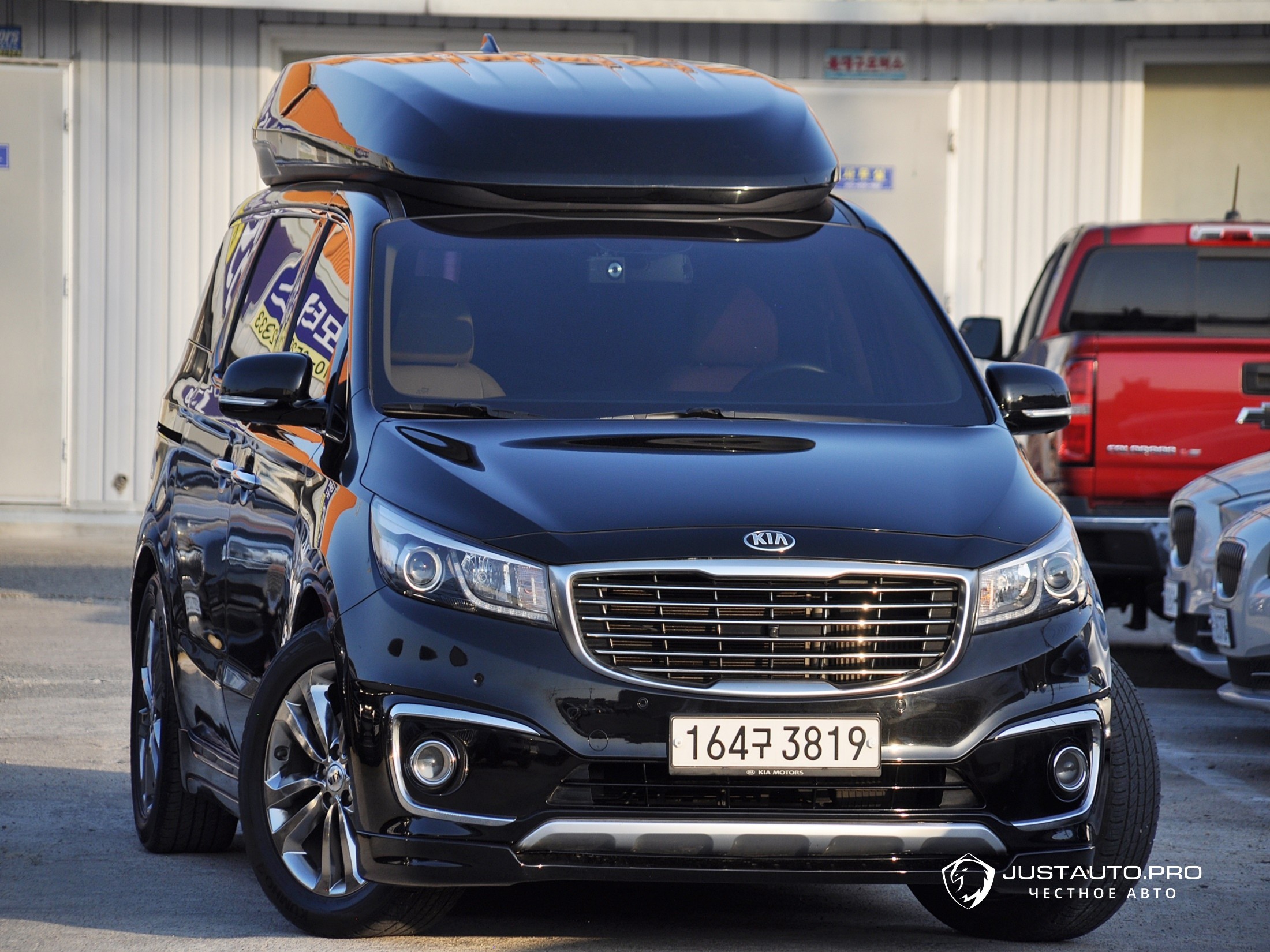 Автомобиль Kia Canival