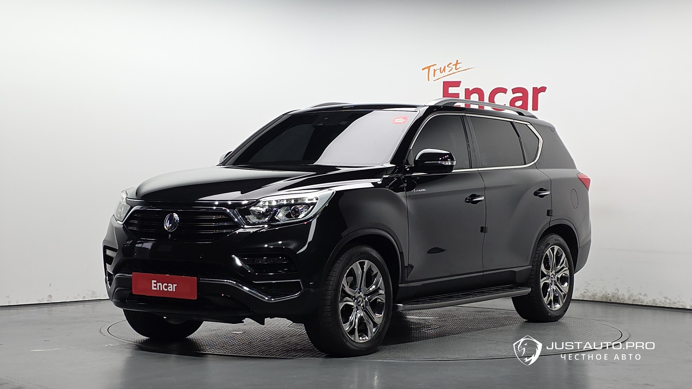 Автомобиль KG_Mobility_Ssangyong Rexton