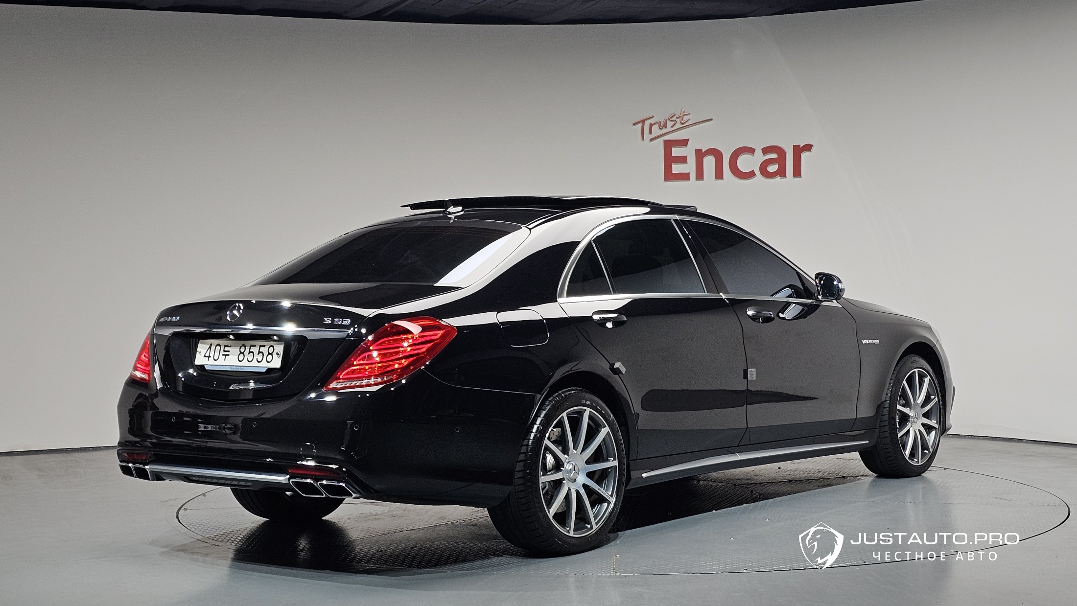 Автомобиль Mercedes-Benz S-Class