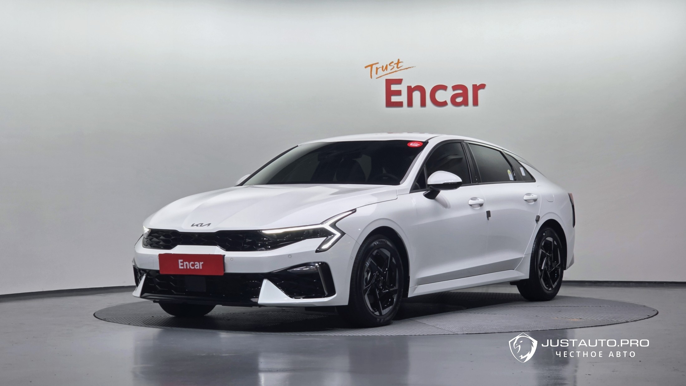 Автомобиль Kia K5