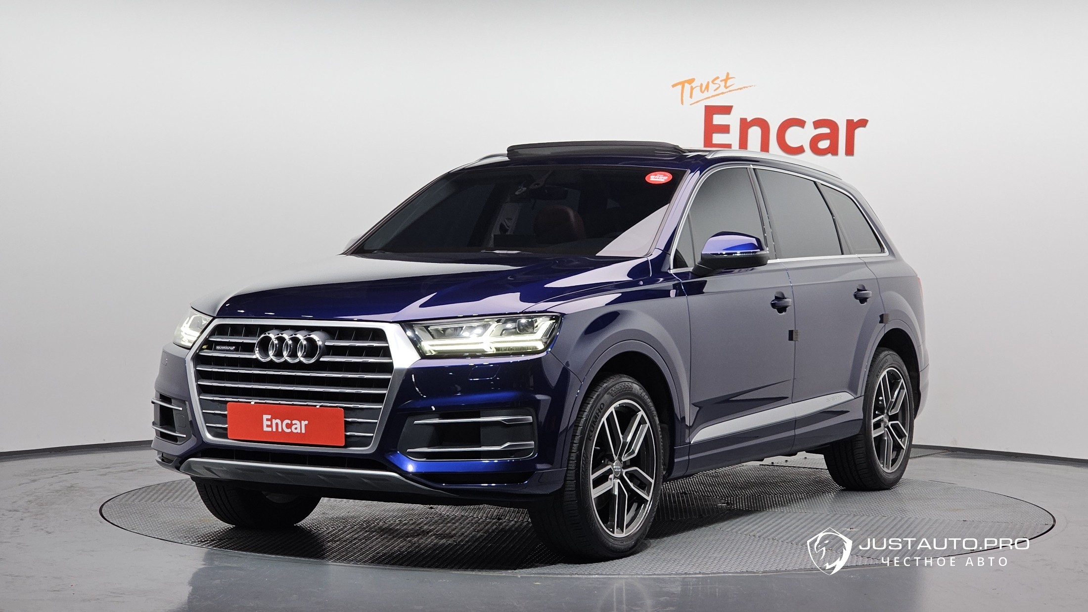Автомобиль Audi Q7