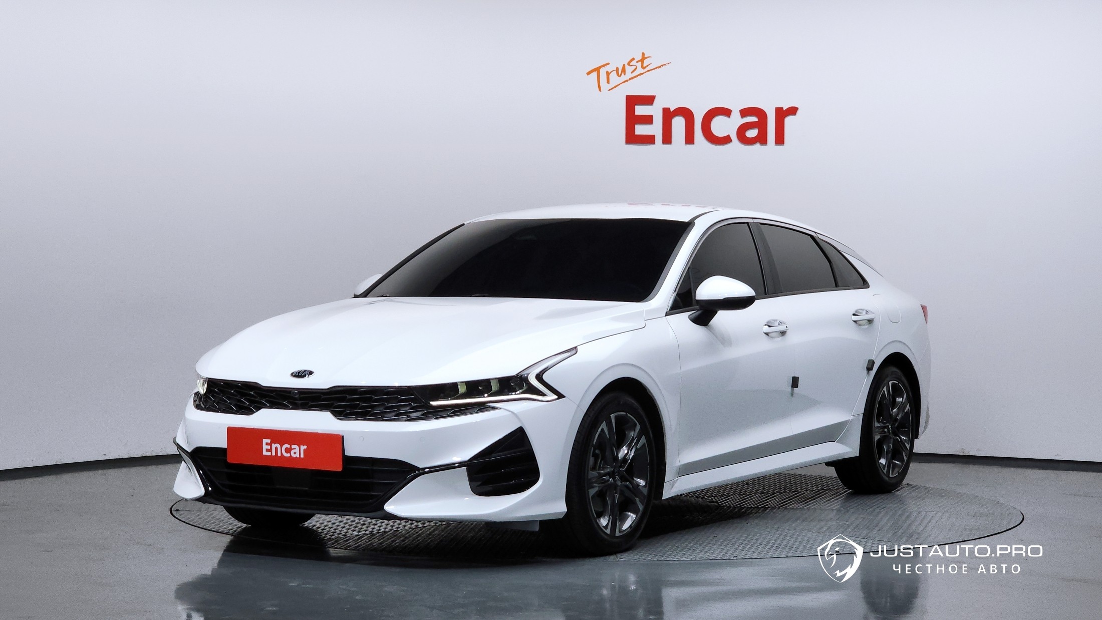 Автомобиль Kia K5