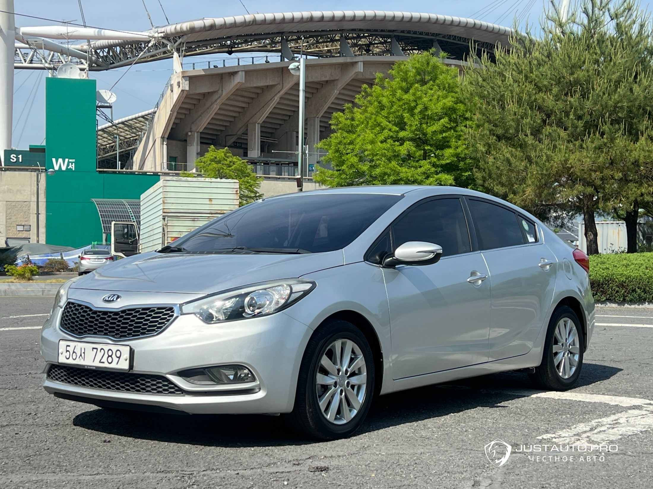 Автомобиль Kia K3