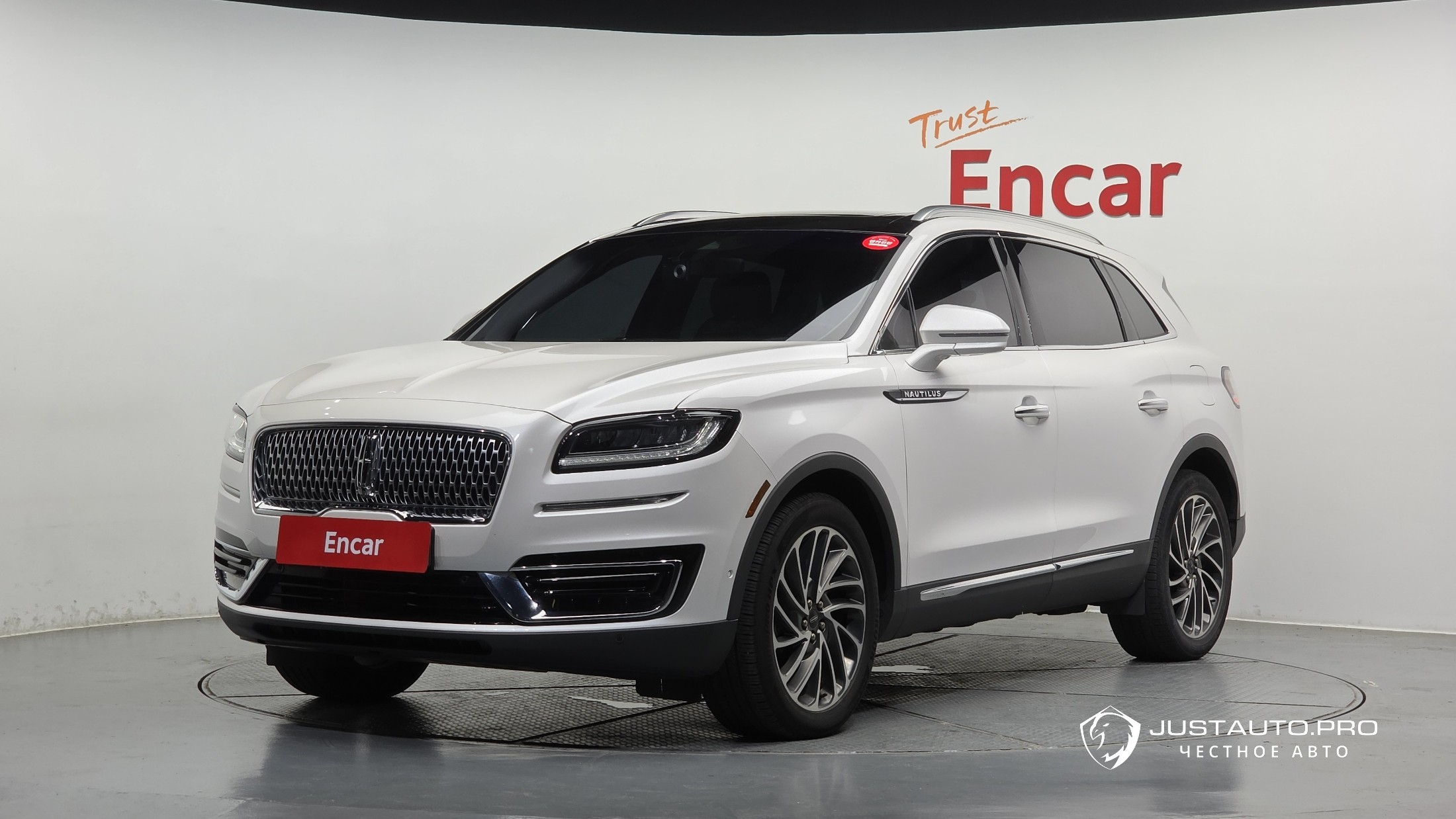 Автомобиль Lincoln Nautilus