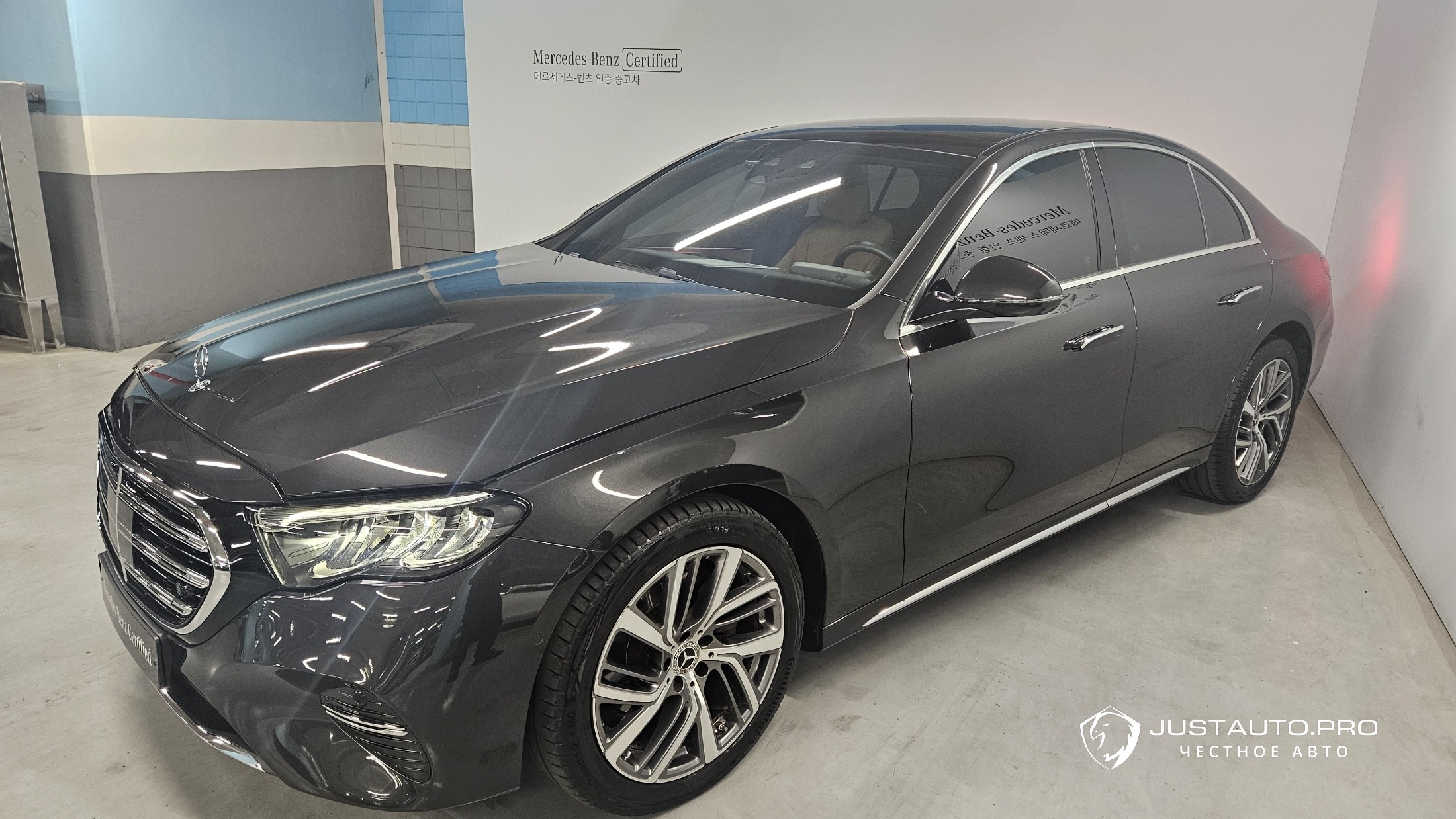 Автомобиль Mercedes-Benz E-Class