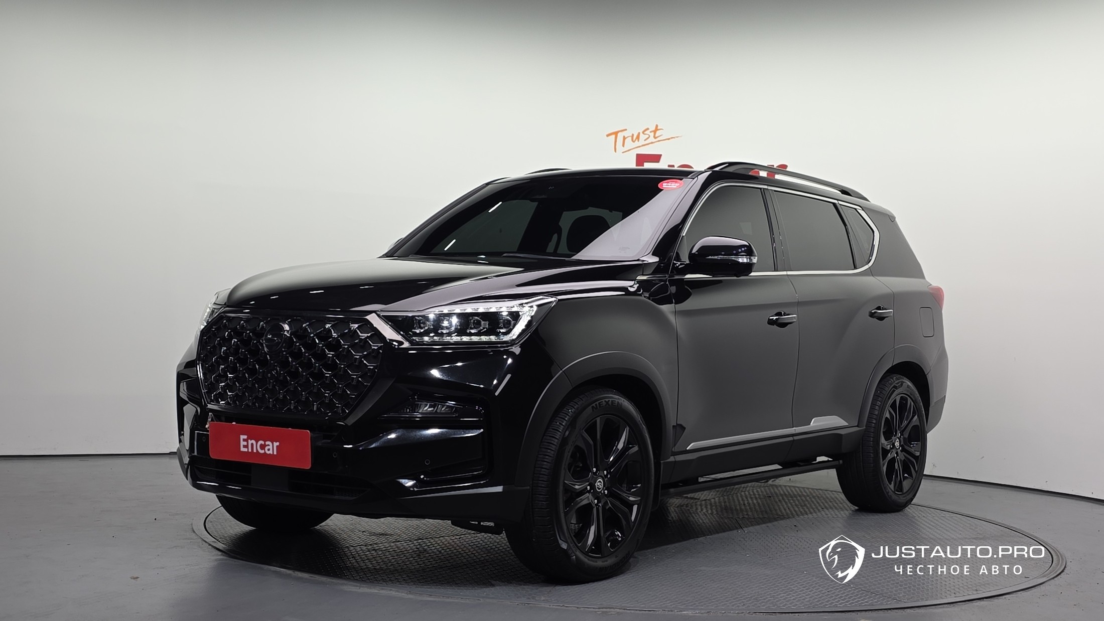 Автомобиль KG_Mobility_Ssangyong Rexton