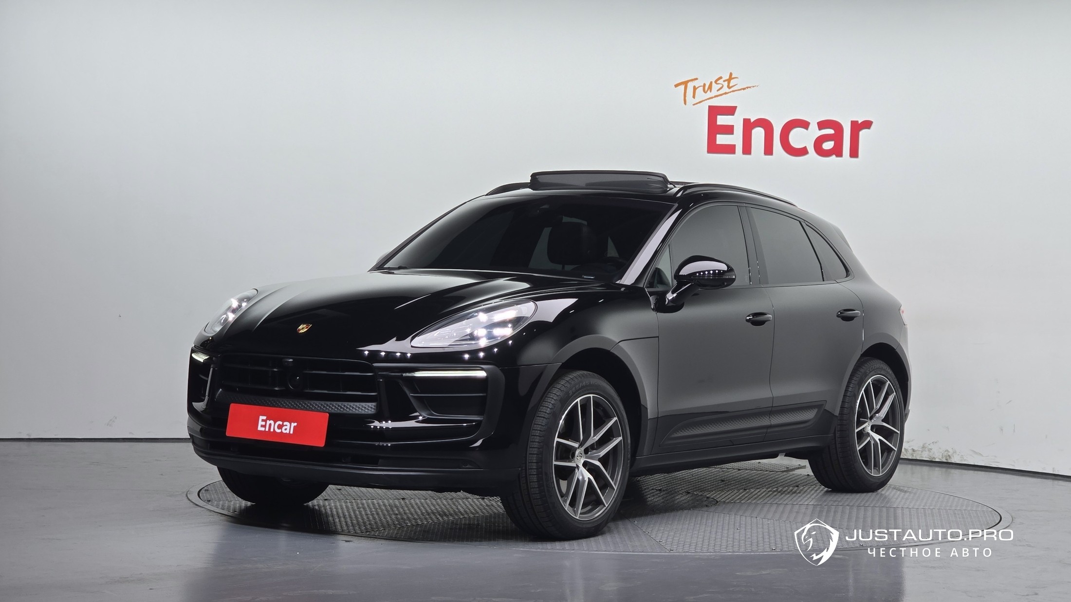 Автомобиль Porsche Macan