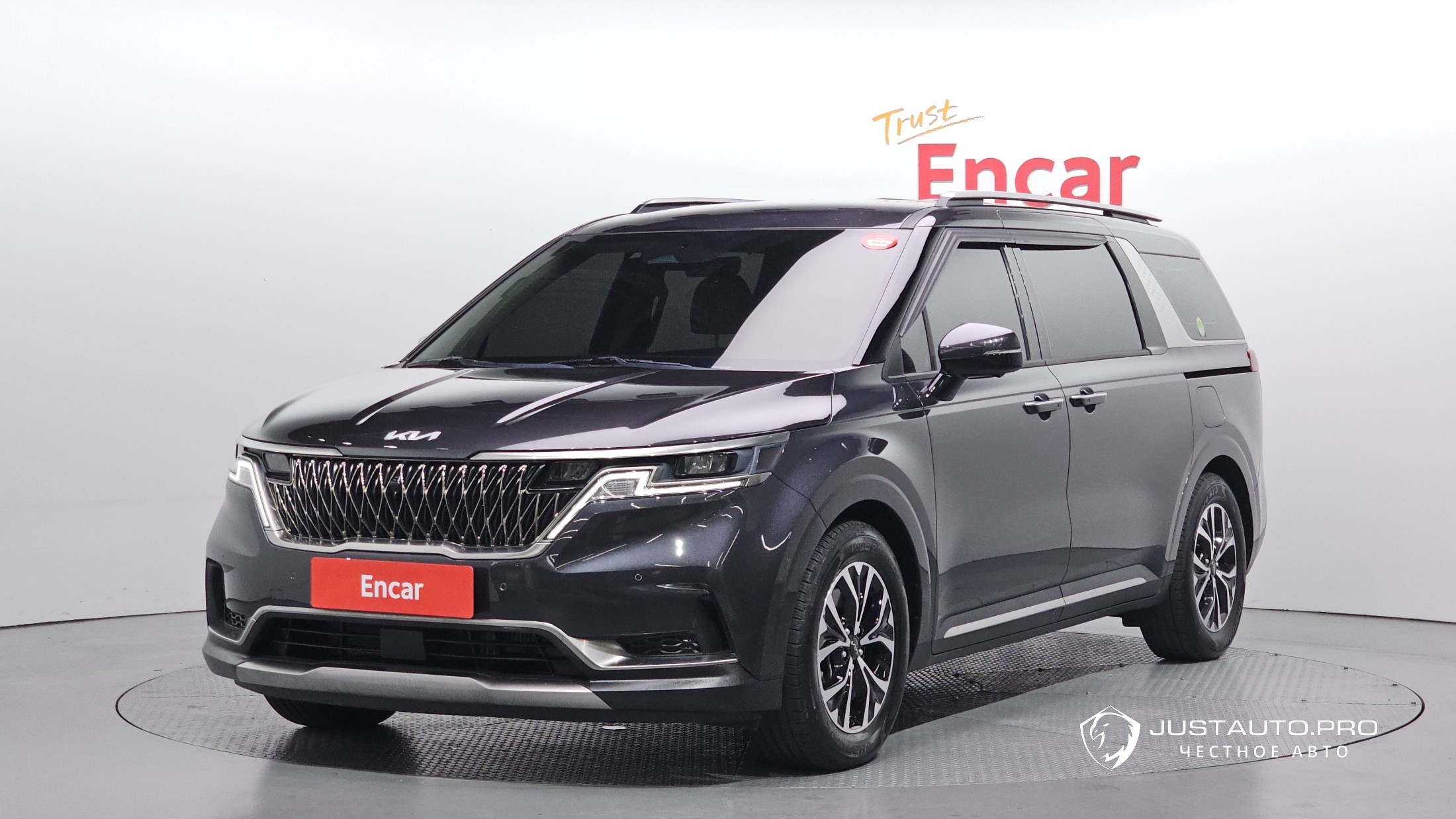 Автомобиль Kia Canival