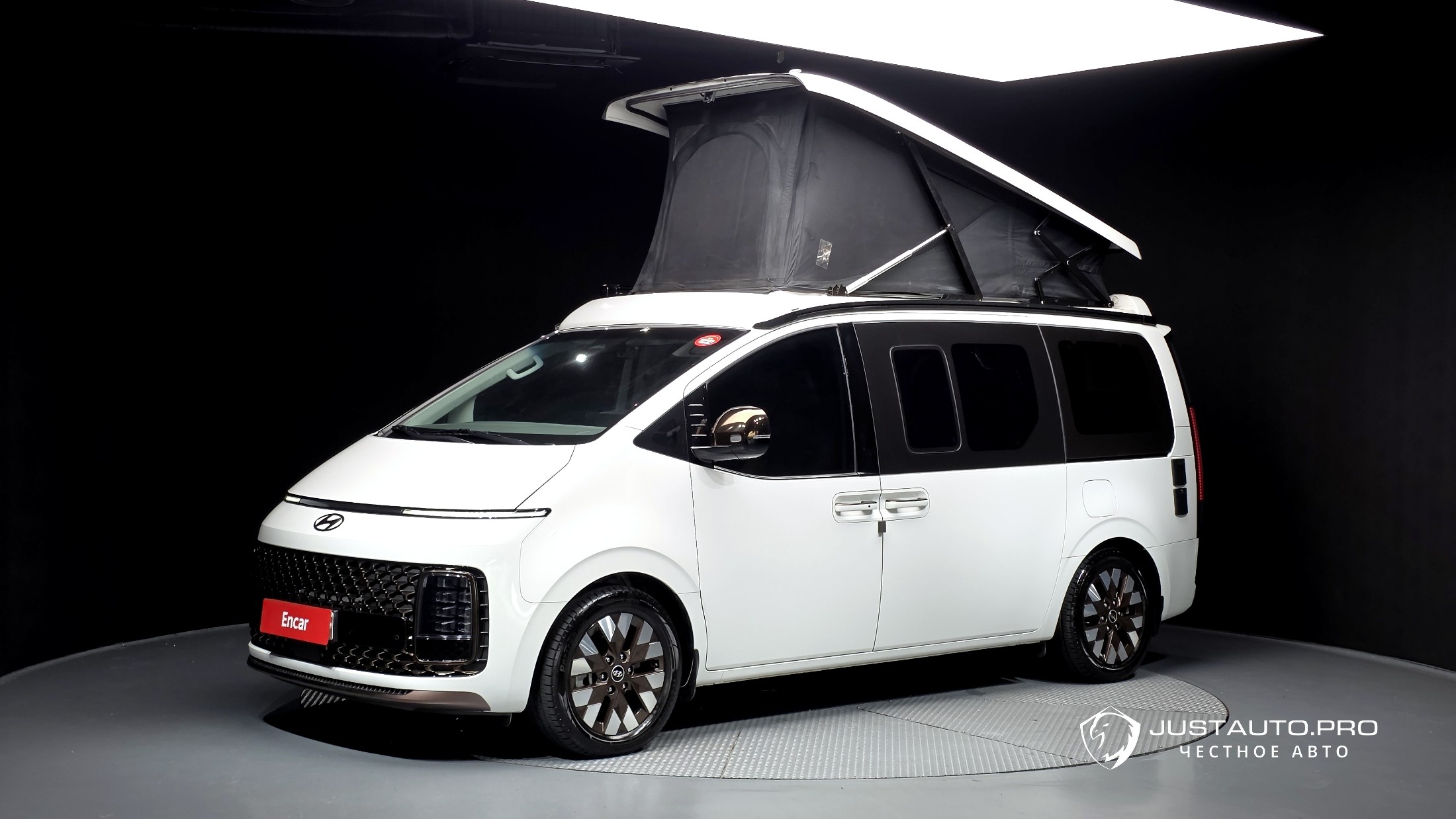 Автомобиль Hyundai Staria