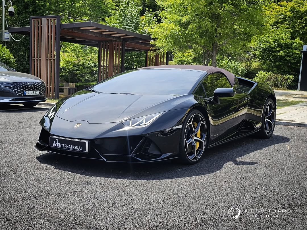 Автомобиль Lamborghini Huracan