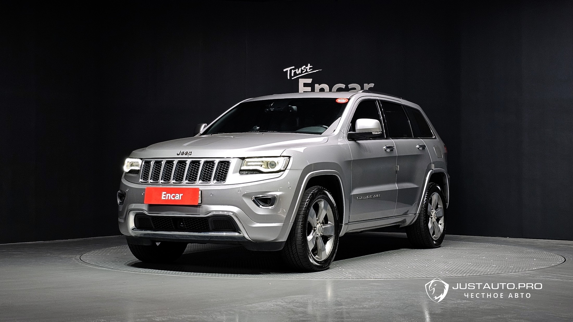 Автомобиль Jeep Cherokee
