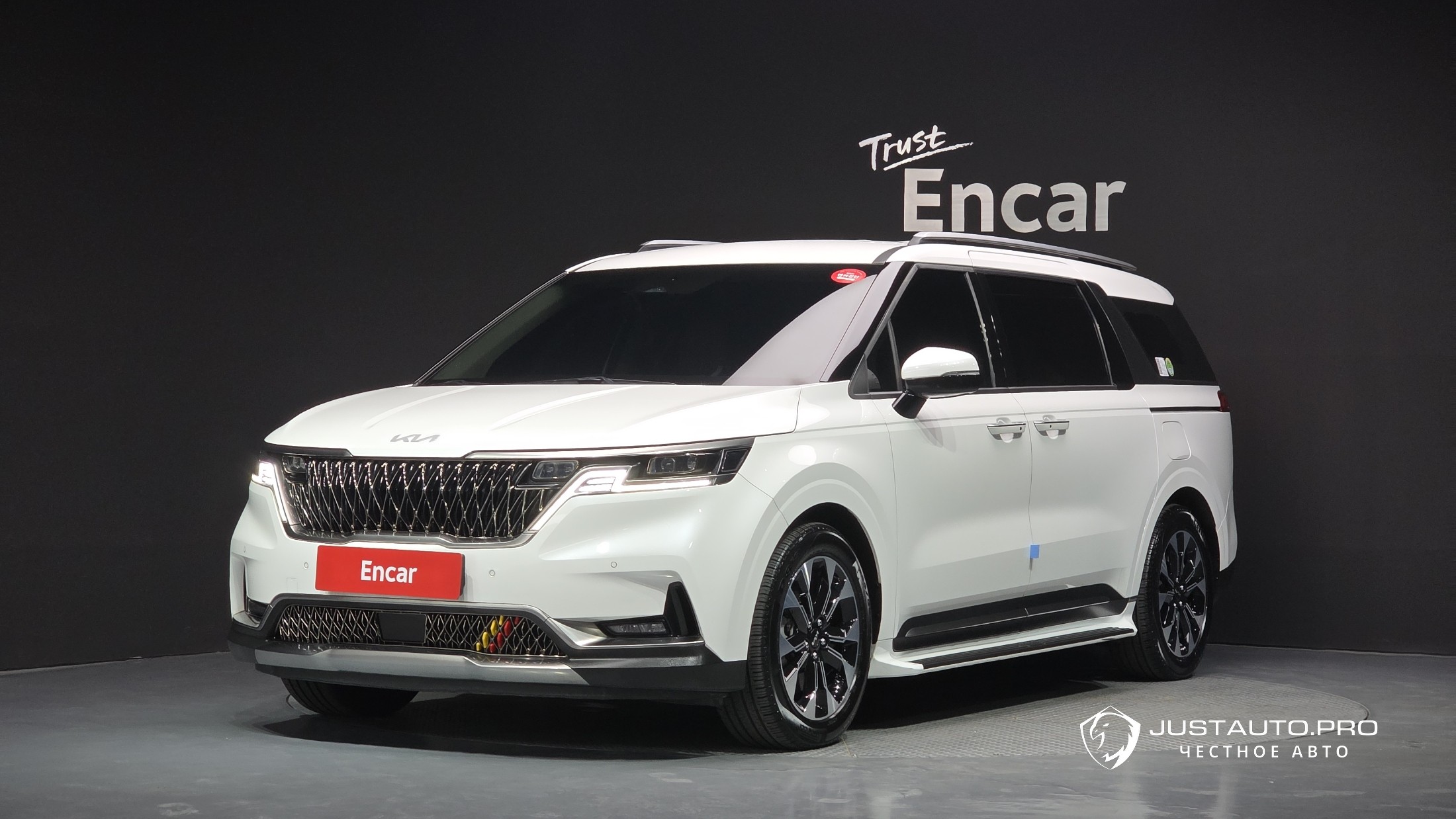 Автомобиль Kia Canival