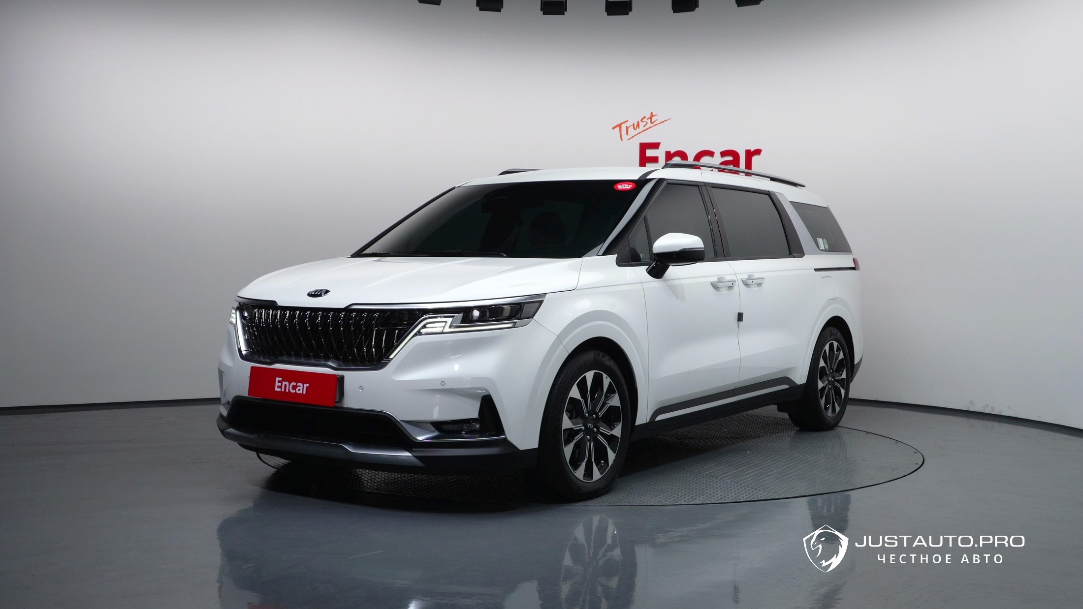Автомобиль Kia Canival