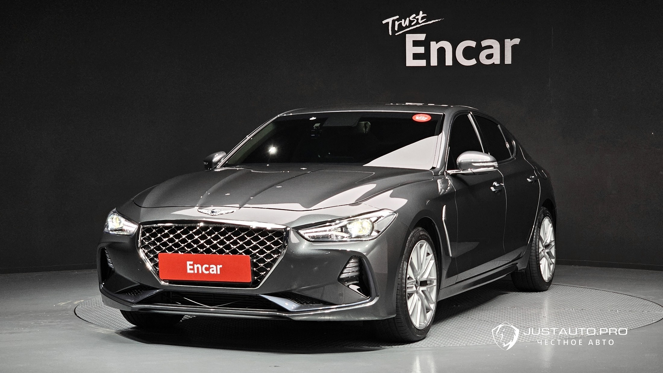 Автомобиль Genesis G70