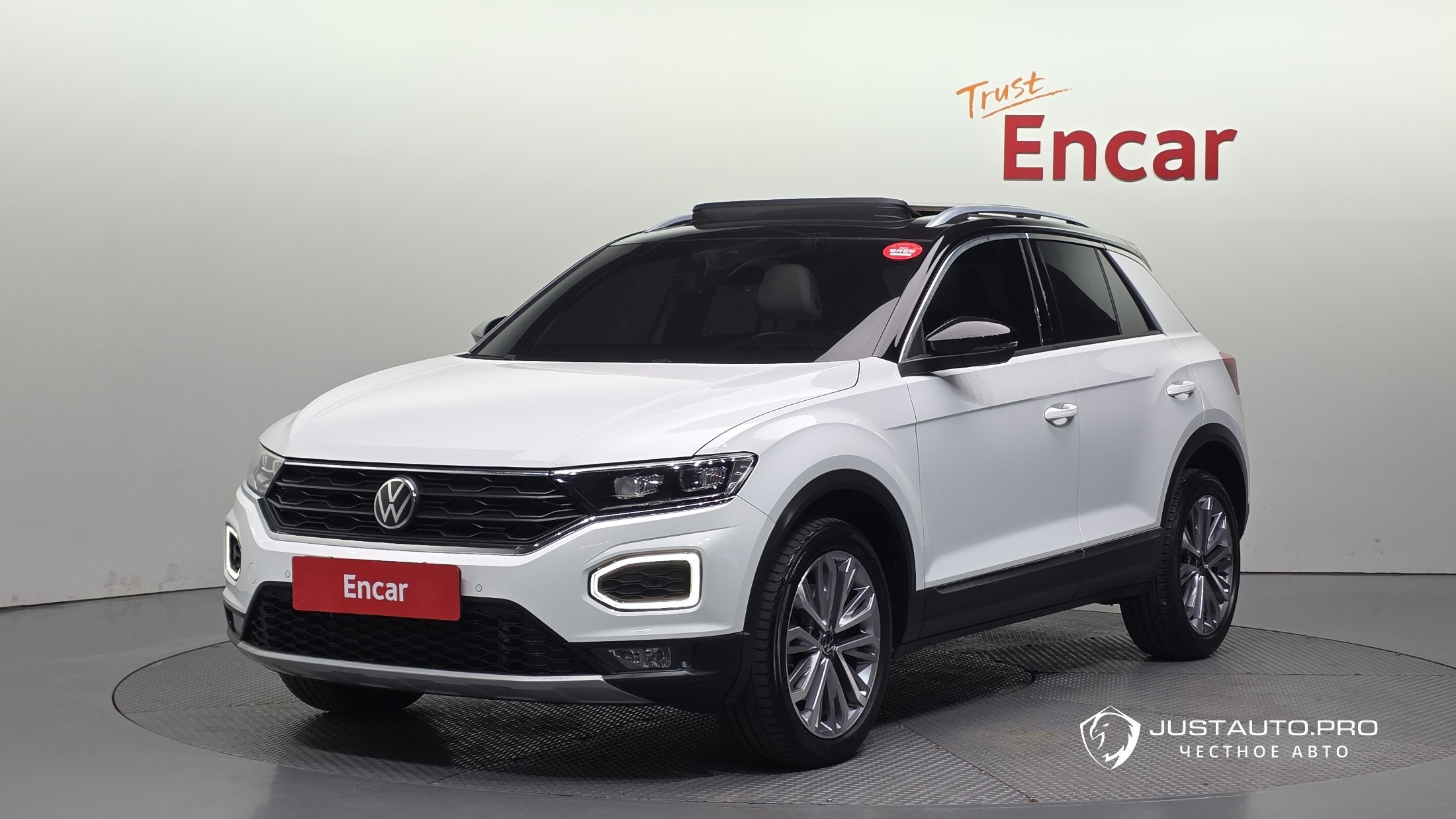 Автомобиль Volkswagen T-Roc