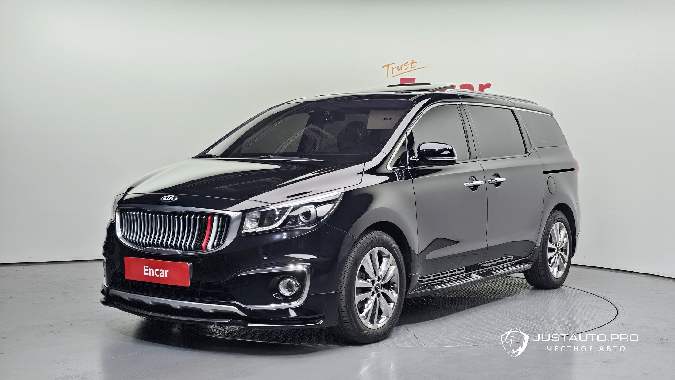 Автомобиль Kia Canival