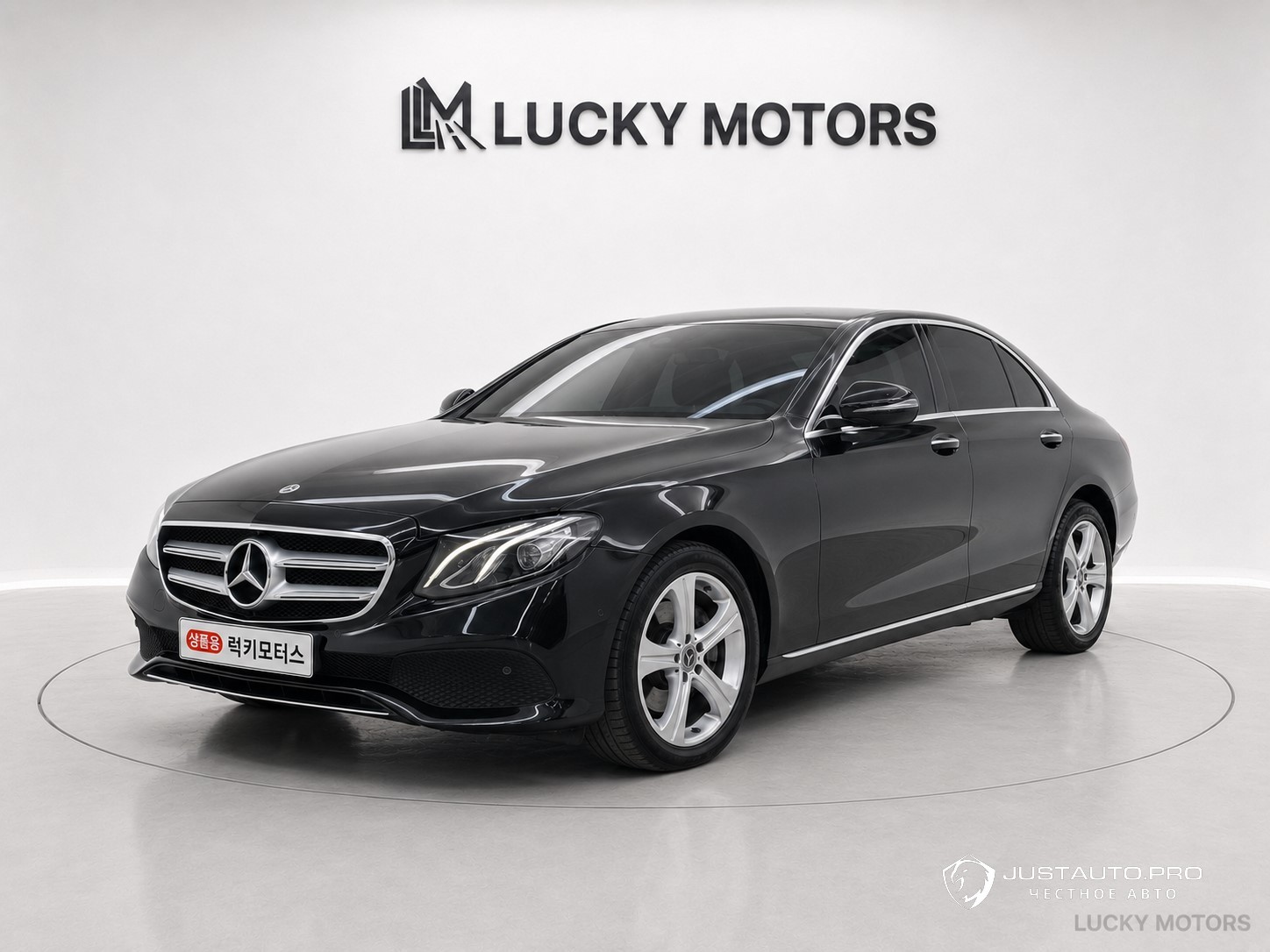 Автомобиль Mercedes-Benz E-Class