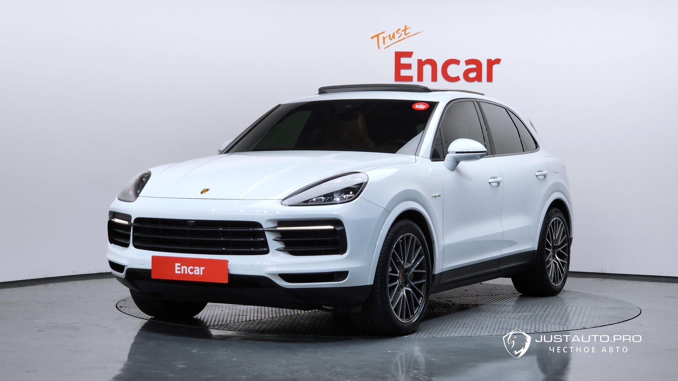Автомобиль Porsche Cayenne