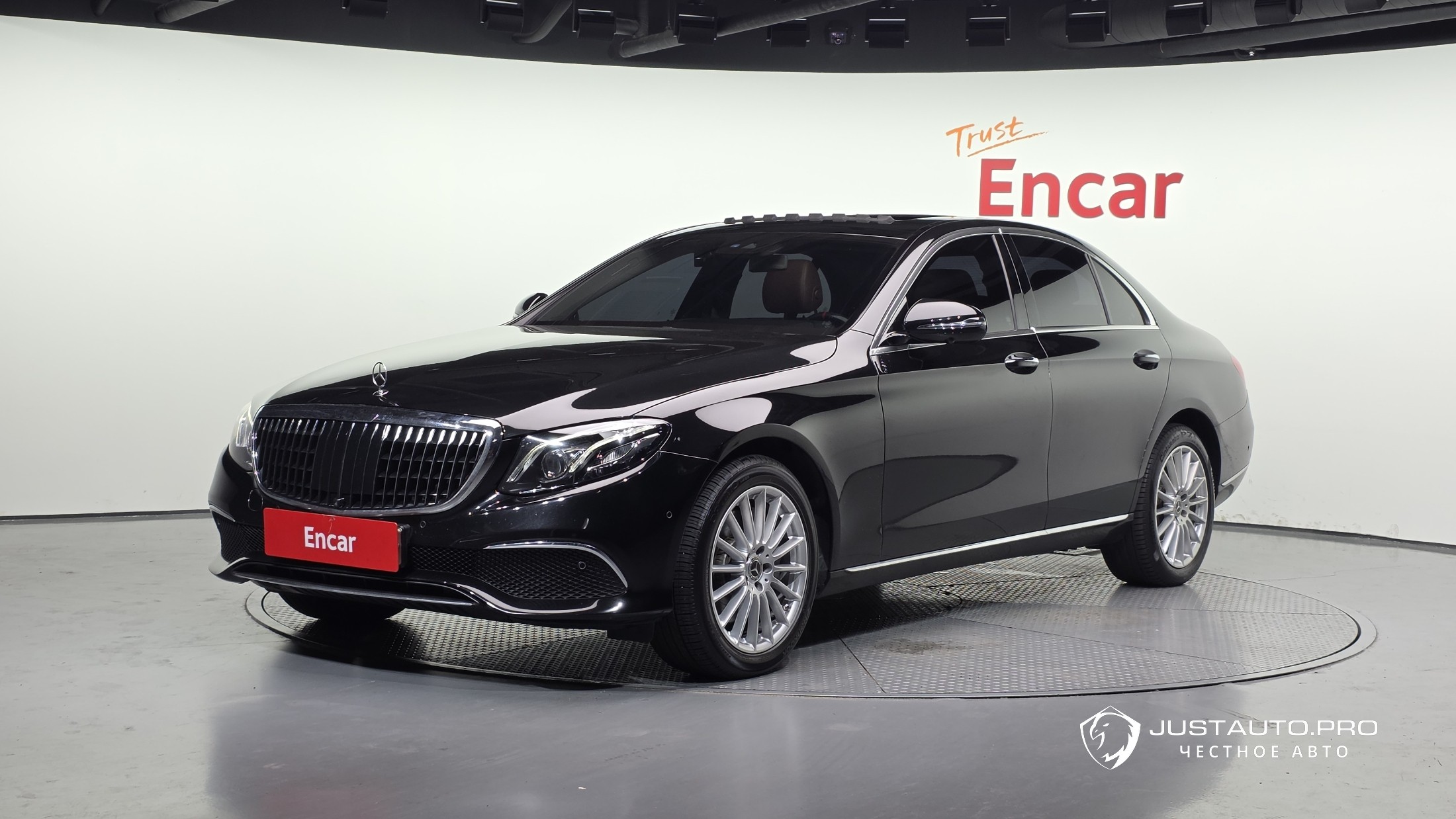 Автомобиль Mercedes-Benz E-Class