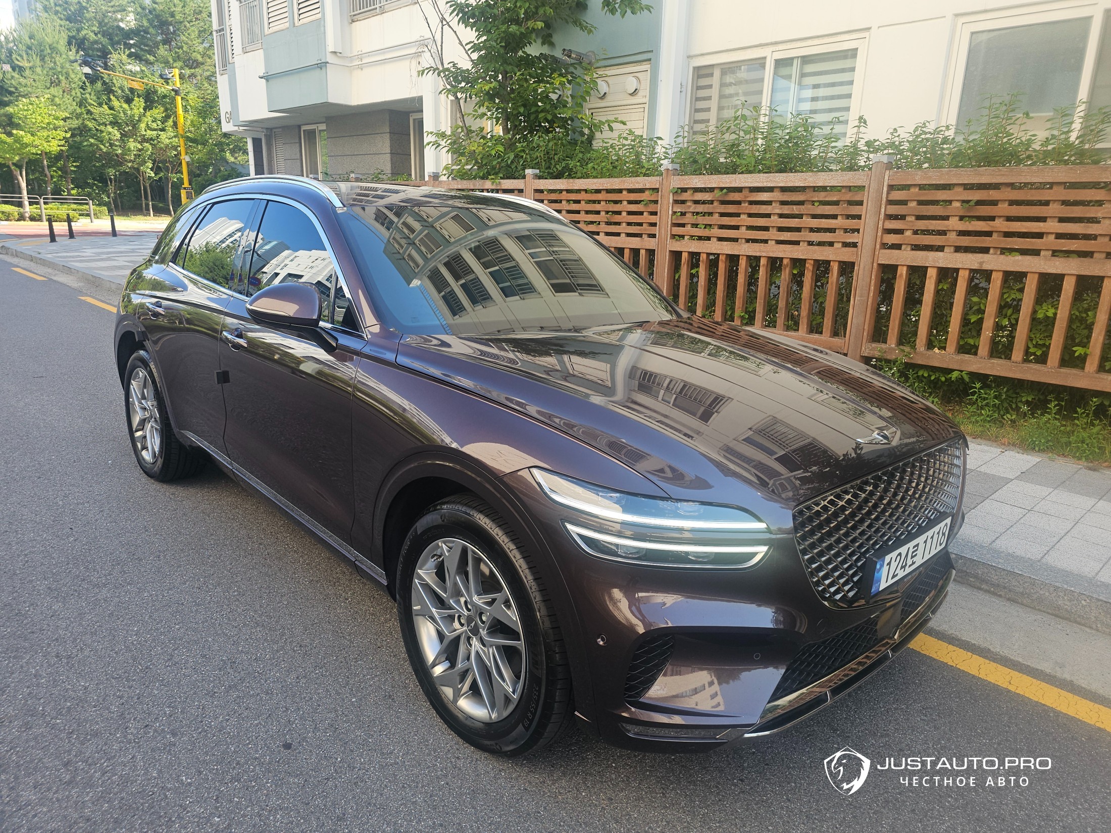 Автомобиль Genesis GV70