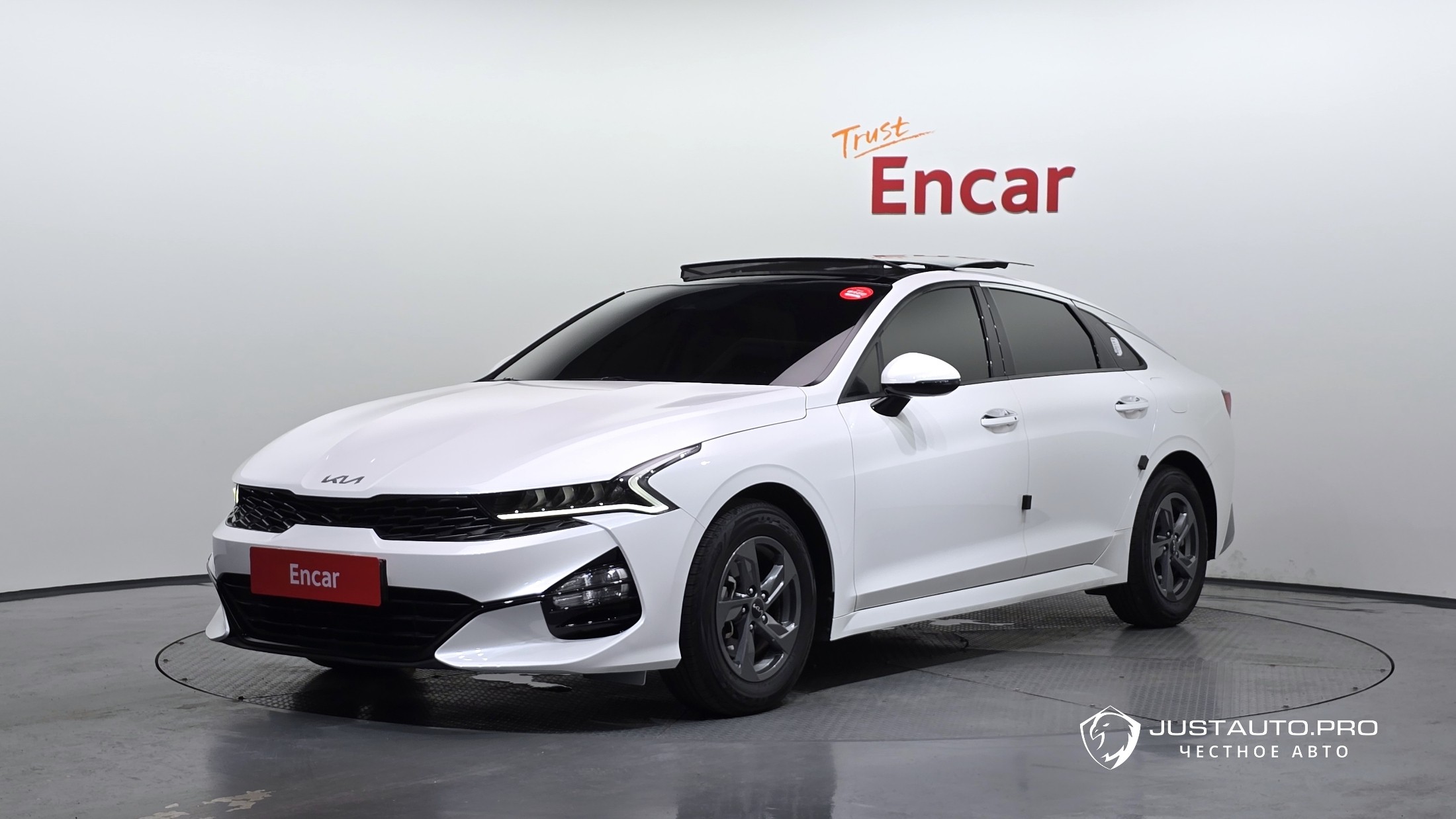 Автомобиль Kia K5