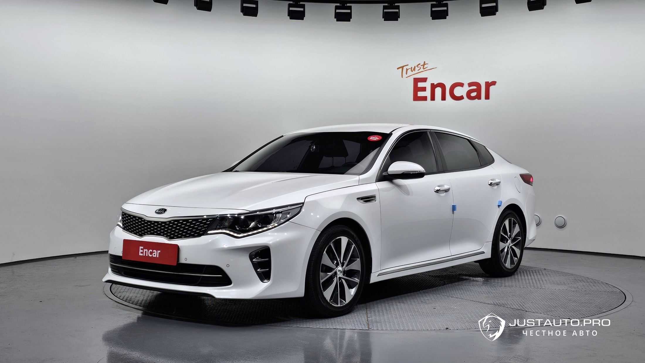Автомобиль Kia K5